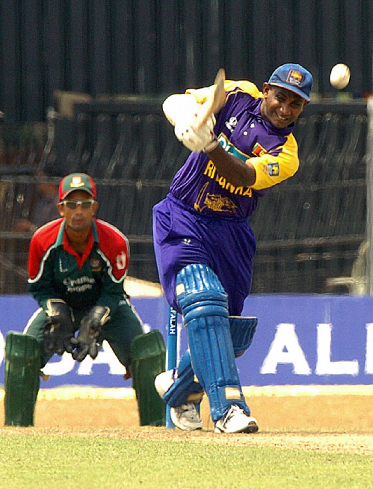 Sanath Jayasuriya gives the ball a meaty blow during his knock of 40, Sri Lanka v Bangladesh, Colombo, September 2, 2005