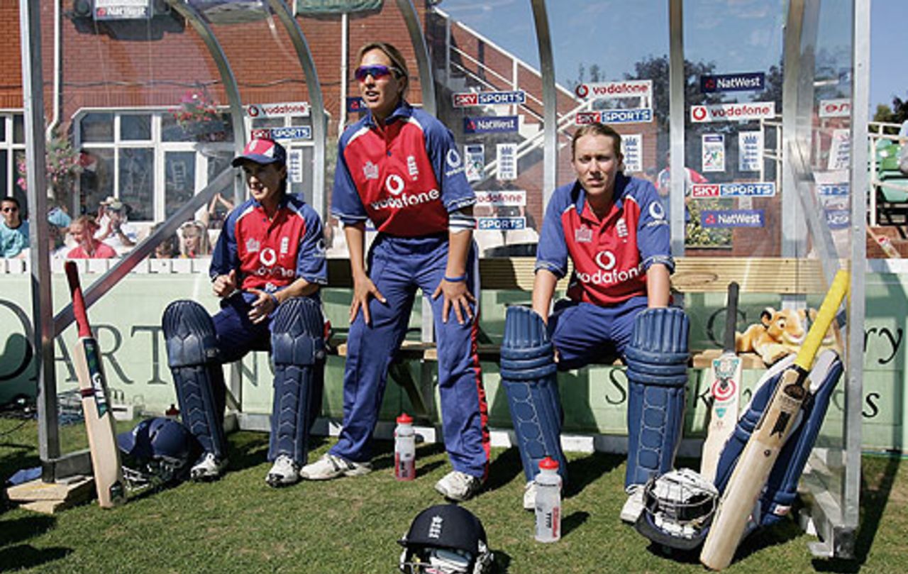 England's women feel the pressure, Australia against England in the women's Twenty20 international at Taunton, September 2, 2005