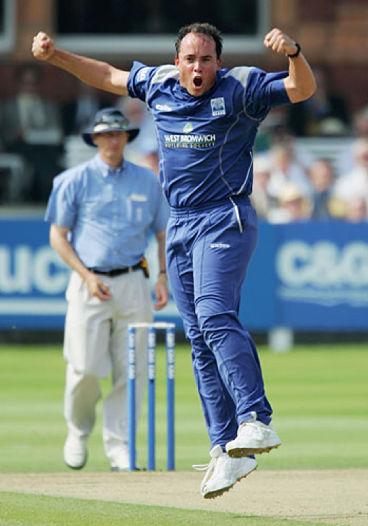 Neil Carter celebrates a wicket, Hampshire v Warwickshire, Lord's, September 3, 2005