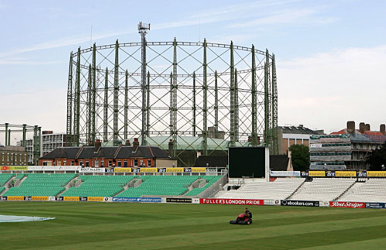 Not empty for long: The Oval prepares for the biggest match of the 2005 Ashes summer, September 5, 2005