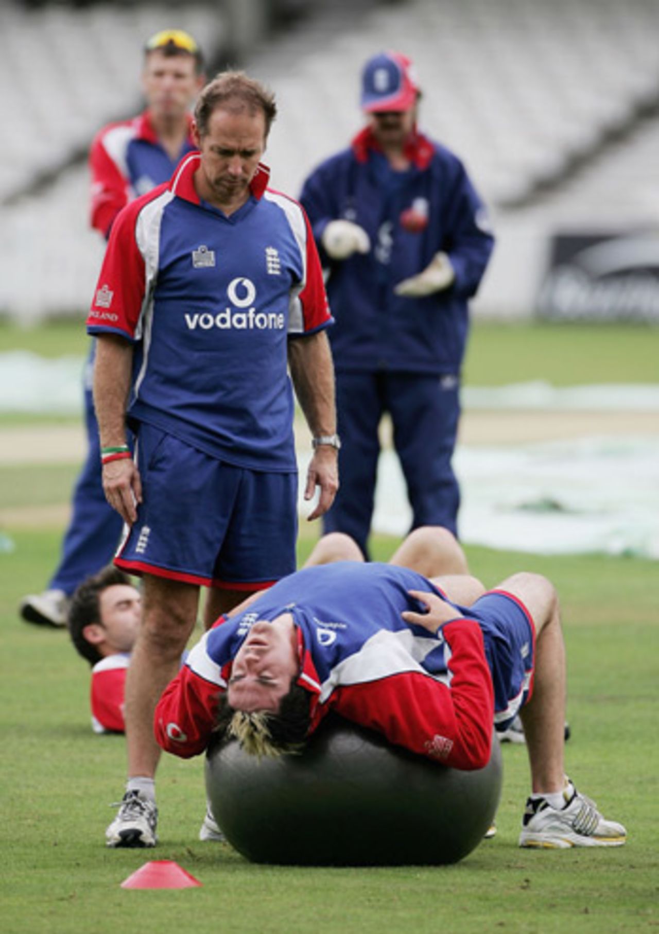 Kevin Pietersen stretches during a training session, The Oval, September 6, 2005