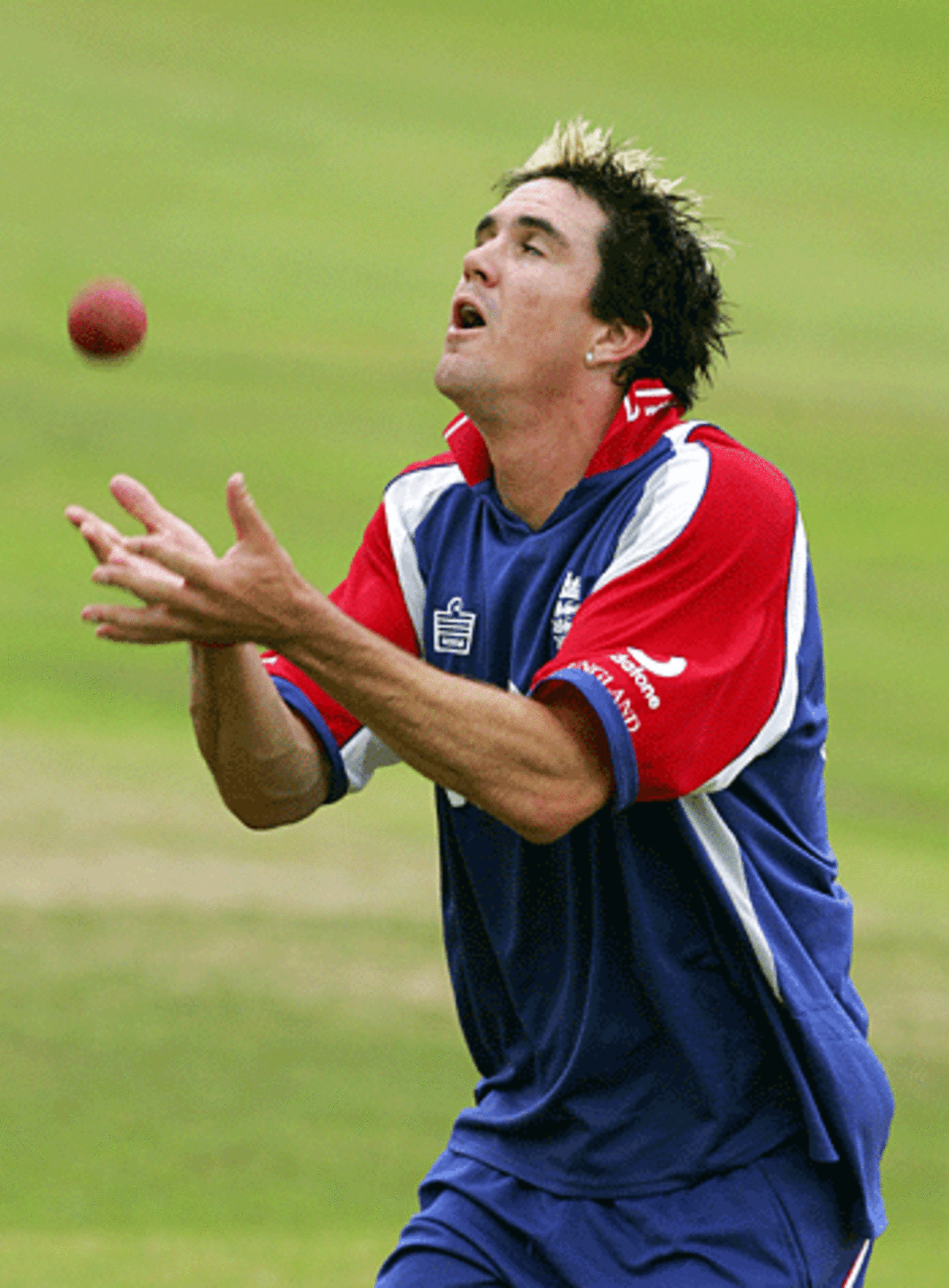 Kevin Pietersen taking catching practice, The Oval, London, September 7, 2005