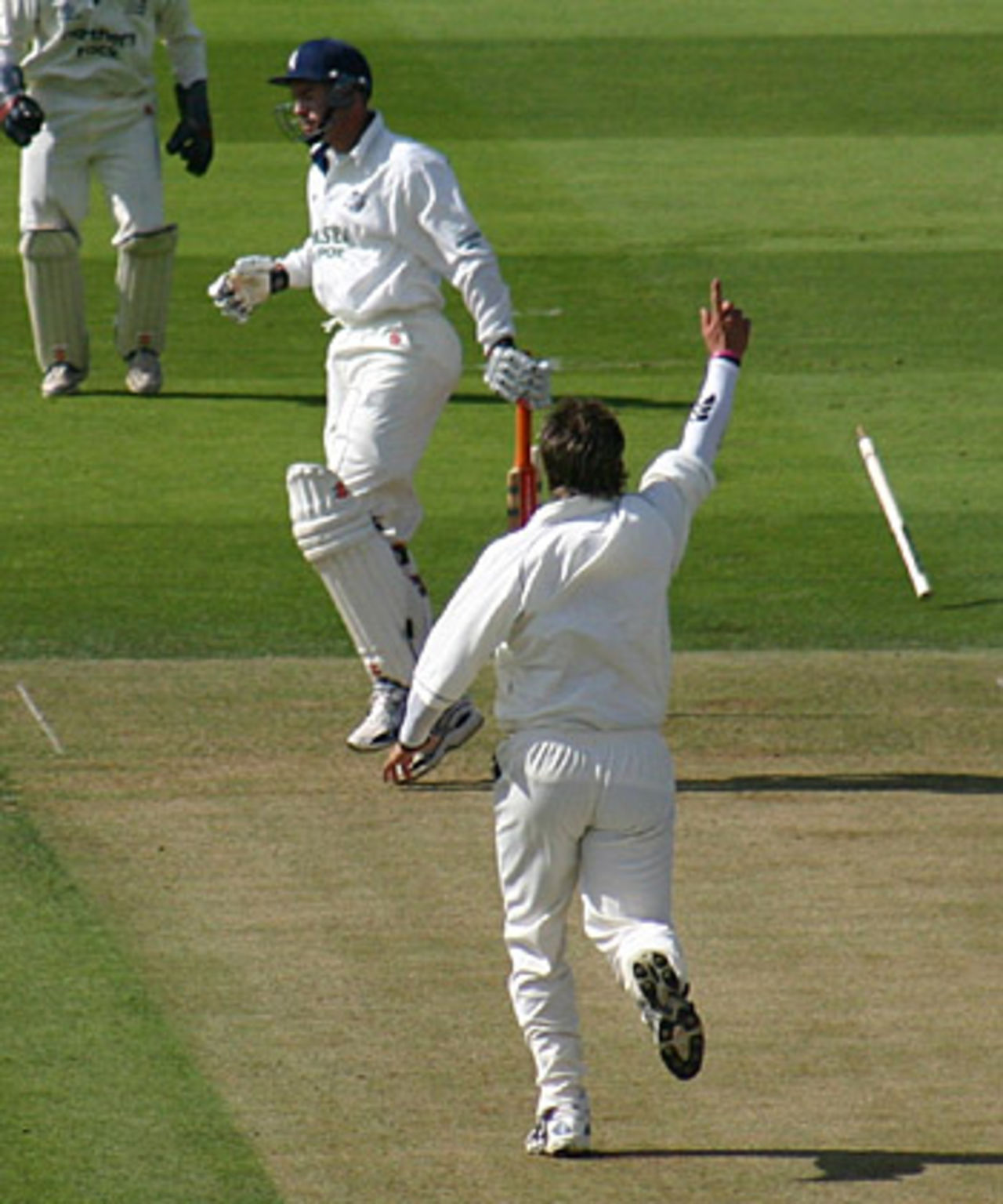 David Fulton is cleaned up by Peter Trego, Middlesex v Kent, Lord's, September 7, 2005