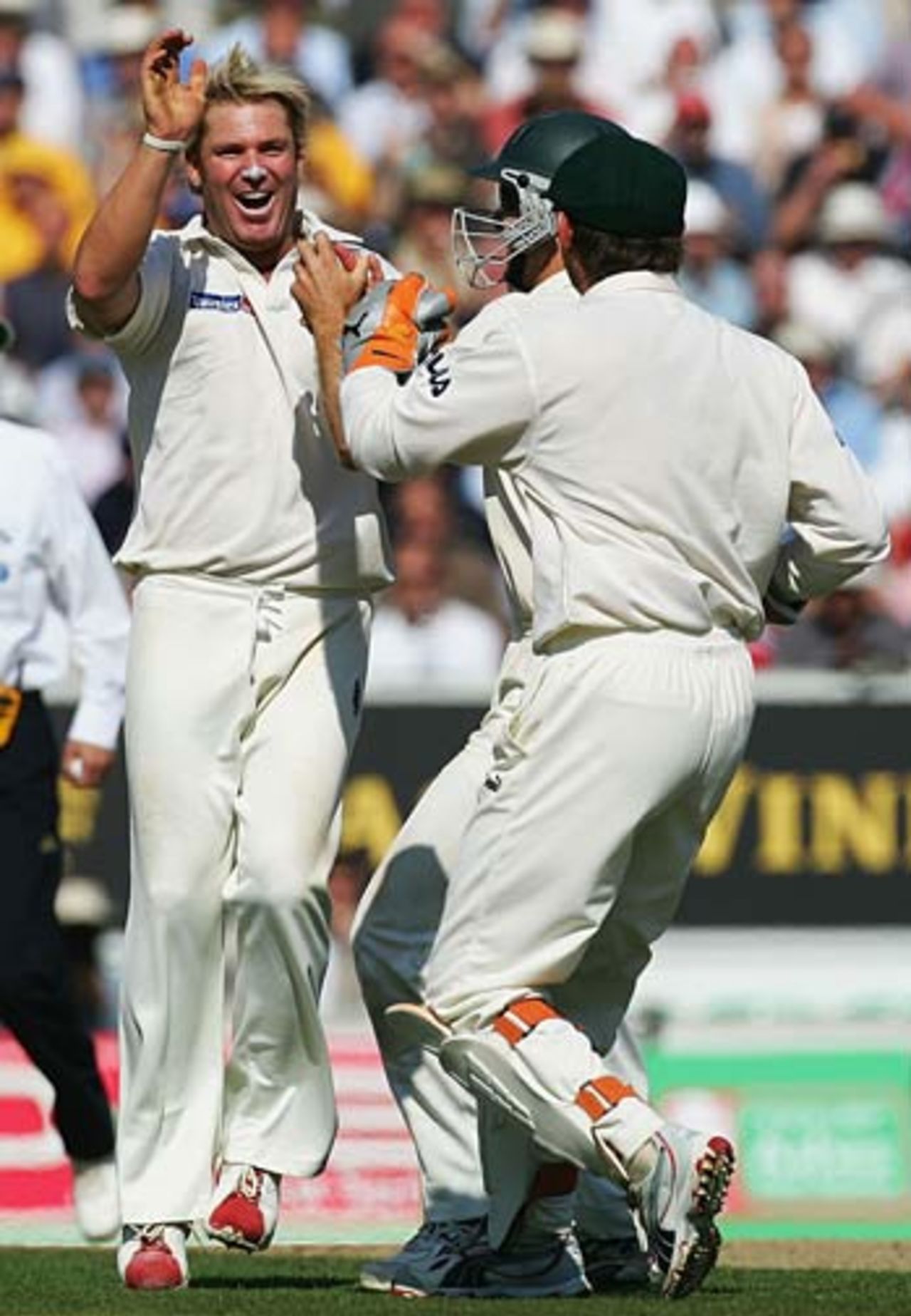 Shane Warne celebrates the first of his three pre-lunch wickets, England v Australia, 5th Test, The Oval, September 8, 2005