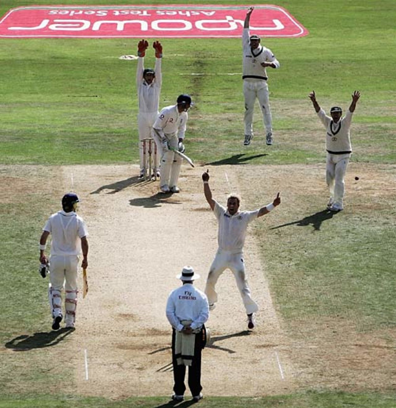 Shane Warne traps Marcus Trescothick lbw for 33, England v Australia, 5th Test, The Oval, September 12, 2005