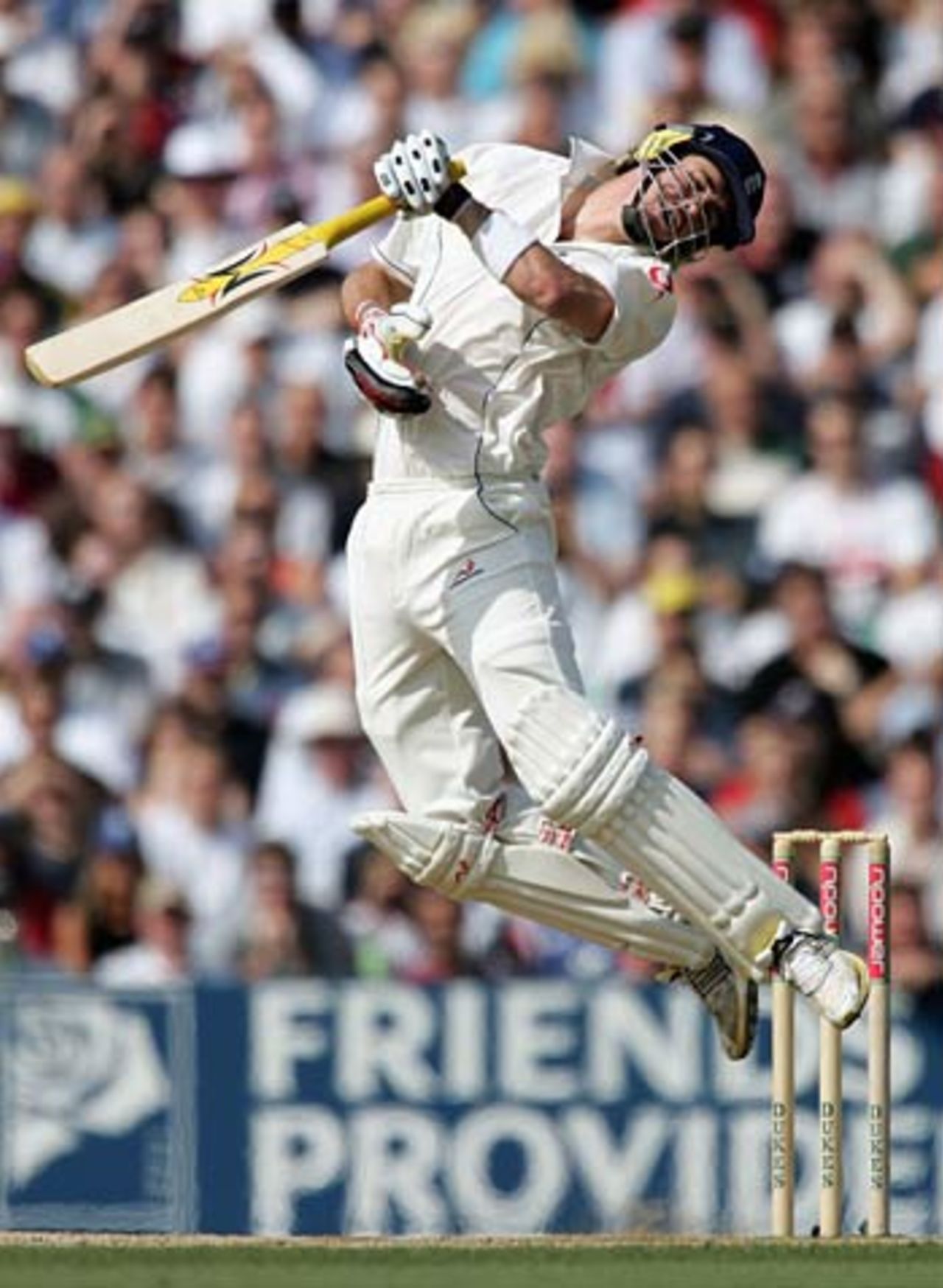 Brett Lee gives Kevin Pietersen a working over, England v Australia, 5th Test, The Oval, September 12, 2005