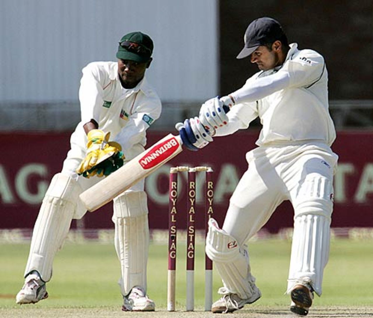 Rahul Dravid executes the cut on the way to a fluent 77, Zimbabwe v India, September 14, 2005