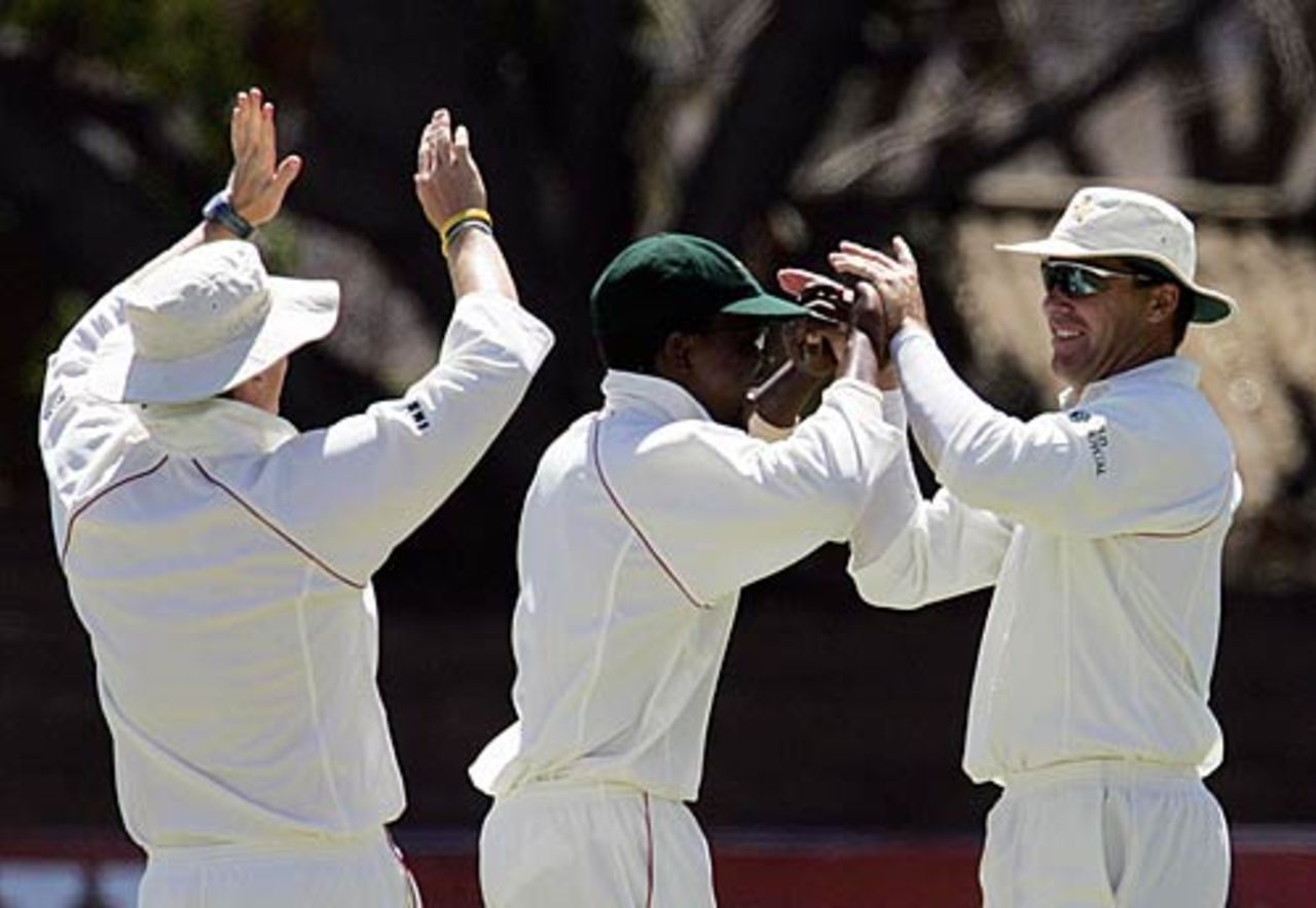 Zimbabwe are jubilant after running out VVS Laxman, Zimbabwe v India, 1st Test, Bulawayo, September 15, 2005