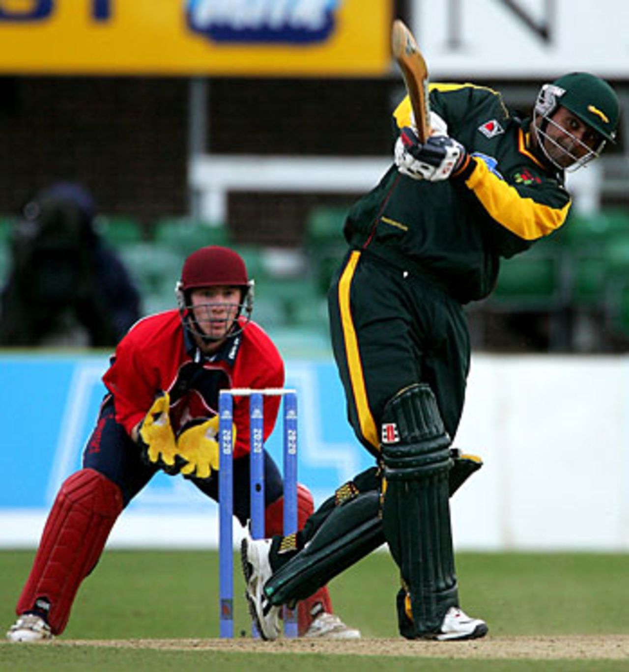 Dinesh Mongia tucks one away, Leicestershire v Somerset, Grace Road, September 16, 2005