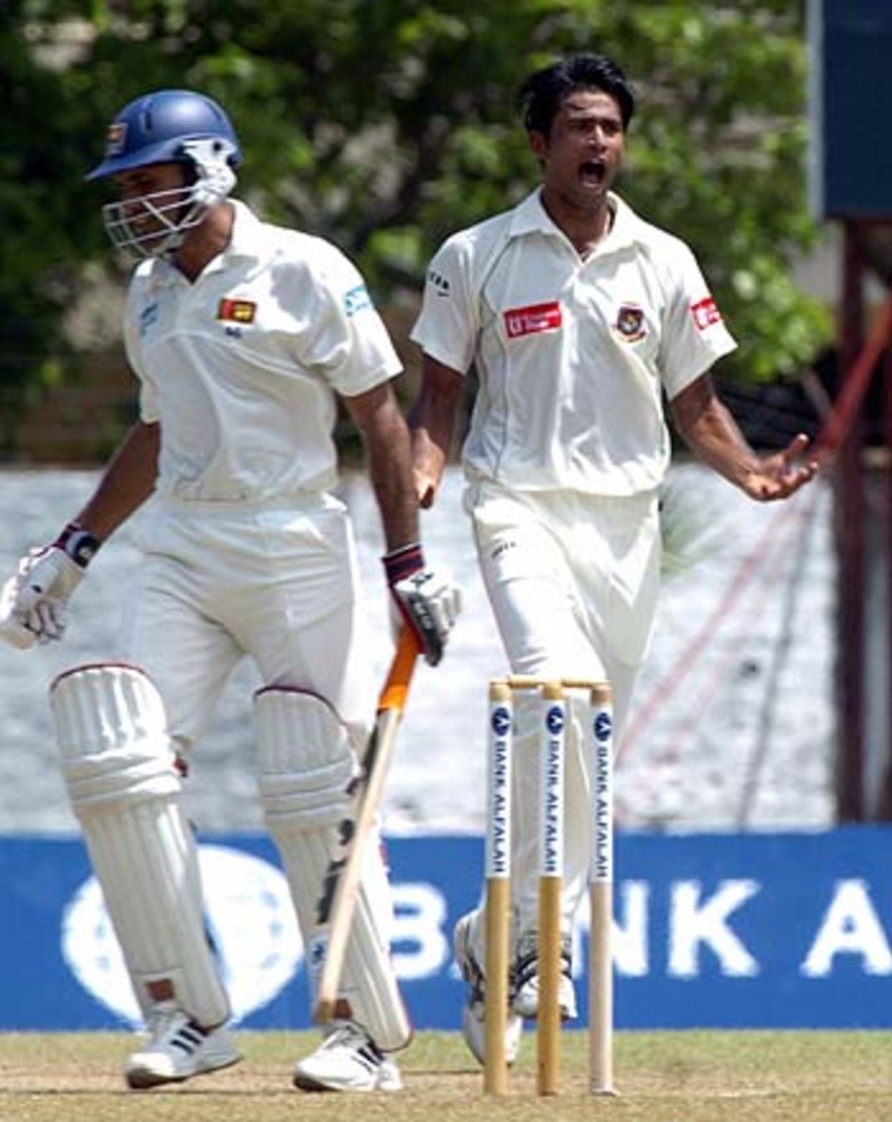 Shahadat Hossain celebrates the dismissal of Marvan Atapattu, Sri Lanka v Bangladesh, Colombo, September 20, 2005