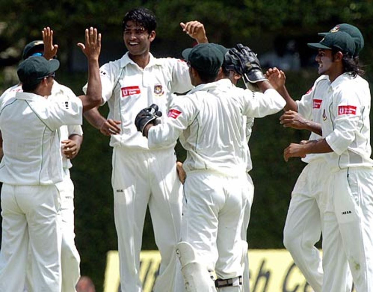 Shahadat Hossain is congratulated after taking Marvan Atapattu's wicket, Sri Lanka v Bangladesh, Colombo, September 20, 2005