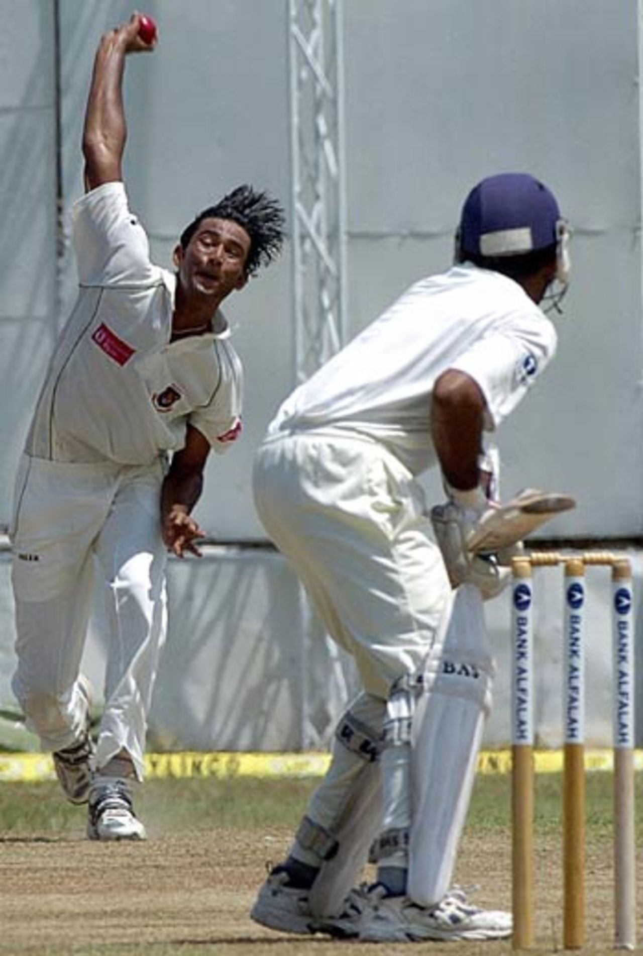 Shahadat Hossain bowls to Mahela Jayawardene during an inspired opening spell in which he picked up two wickets, Sri Lanka v Bangladesh, Colombo, September 20, 2005