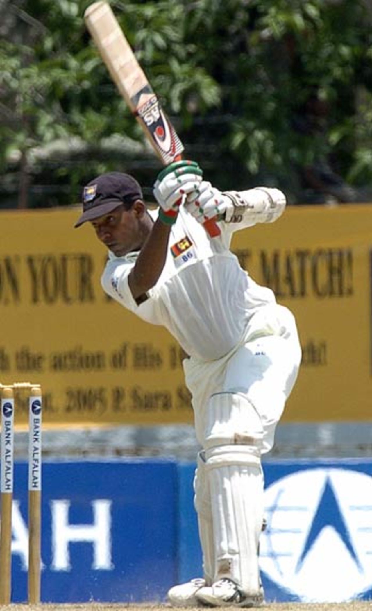 Thilan Samaraweera eases one on the off side, Sri Lanka v Bangladesh, Colombo, September 20, 2005