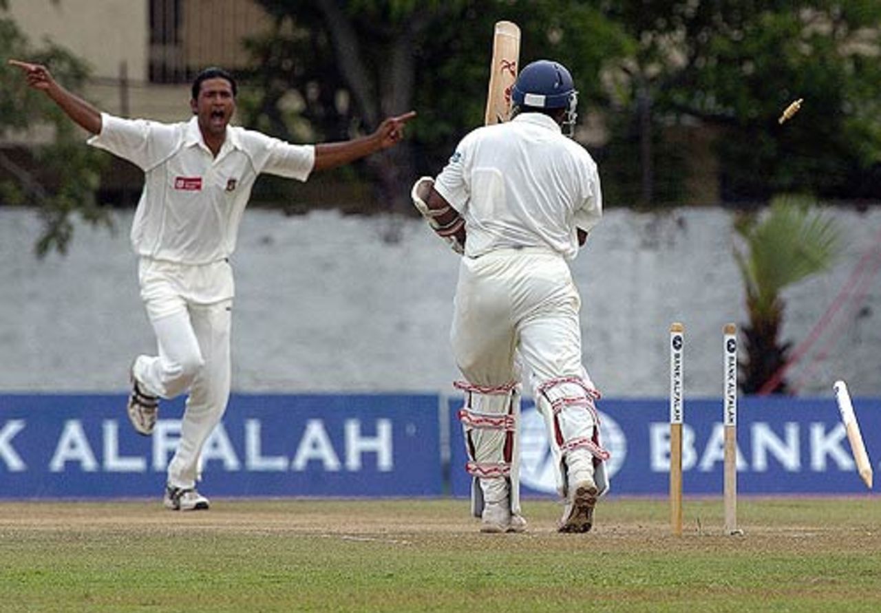 Shahadat Hossain blows away Muttiah Muralitharan's middle stump, Sri Lanka v Bangladesh, Colombo, September 21 2005