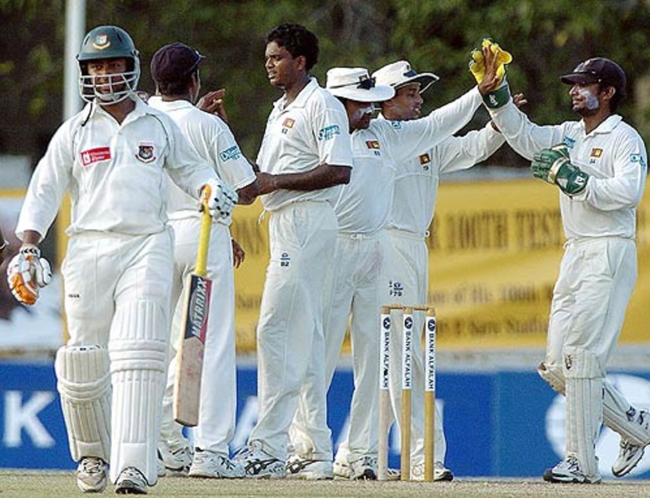 Sri Lanka celebrate Nafees Iqbal's wicket, Sri Lanka v Bangladesh, 2nd Test, Colombo, September 21, 2005