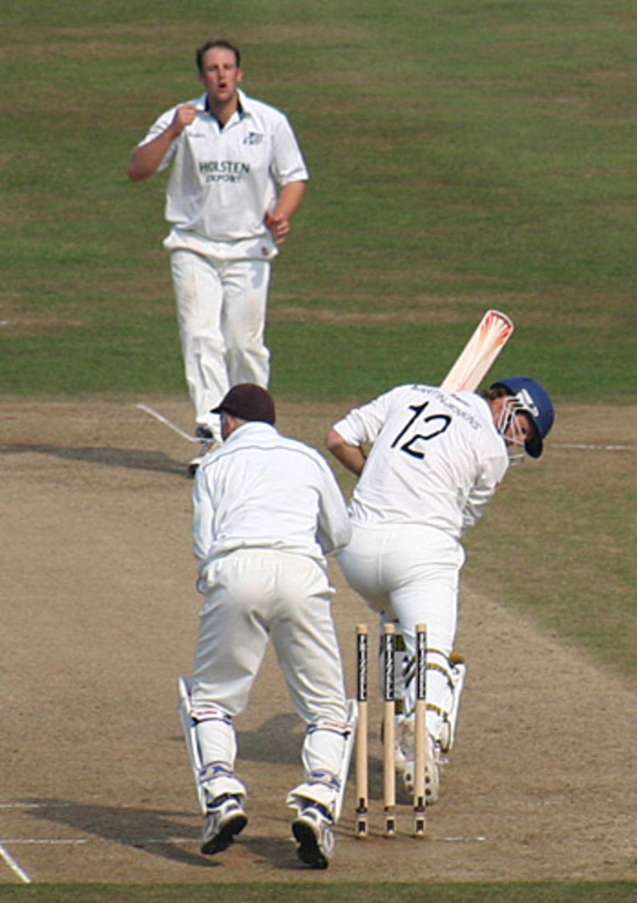 Niall O'Brien neatly stumps Robin Martin-Jenkins off James Tredwell, Sussex v Kent, Hove, September 22, 2005