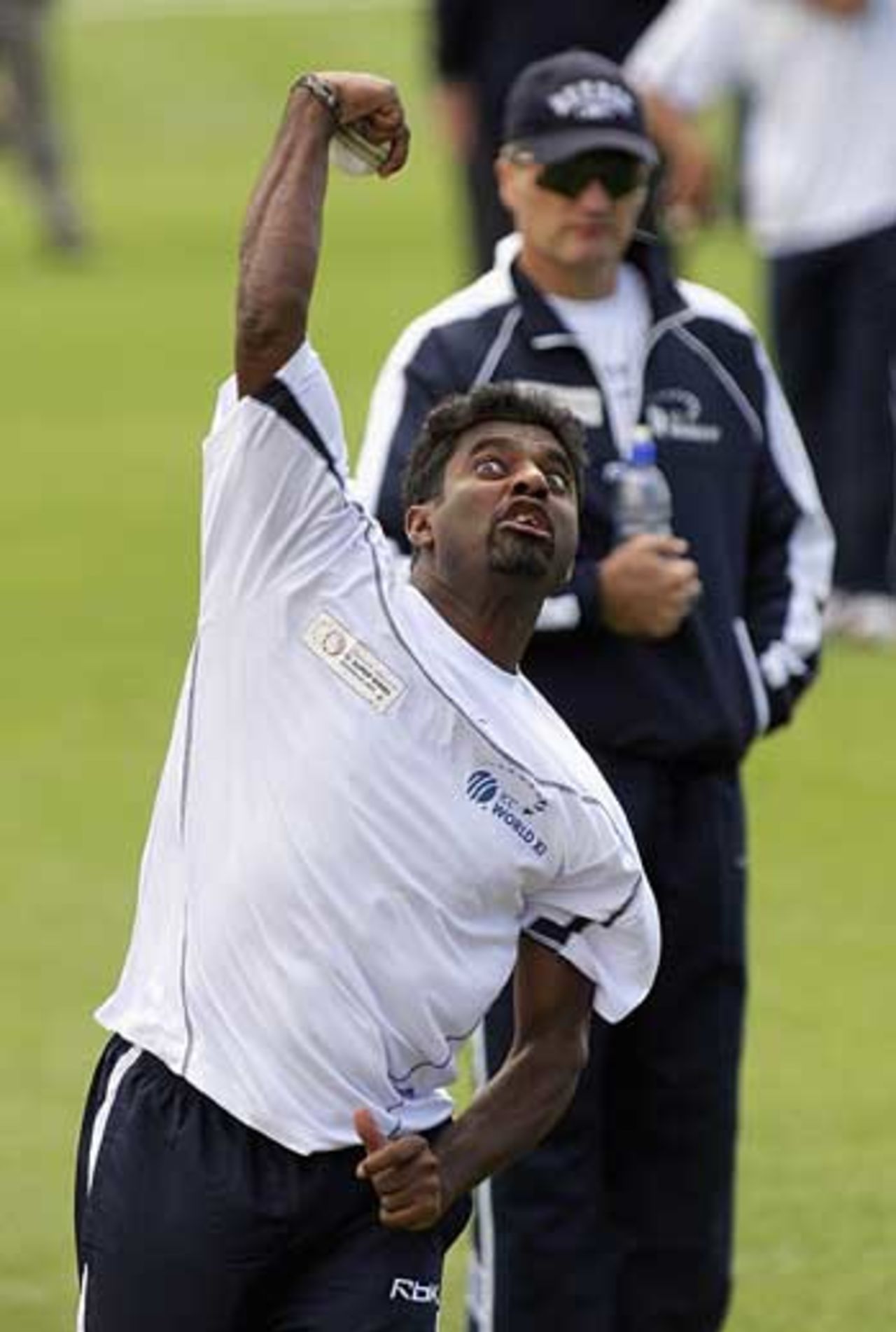 Muttiah Muralitharan trains in the nets at the Junction Oval in Melbourne ahead of the Super Series ODIs next week, Melbourne, September 30, 2005