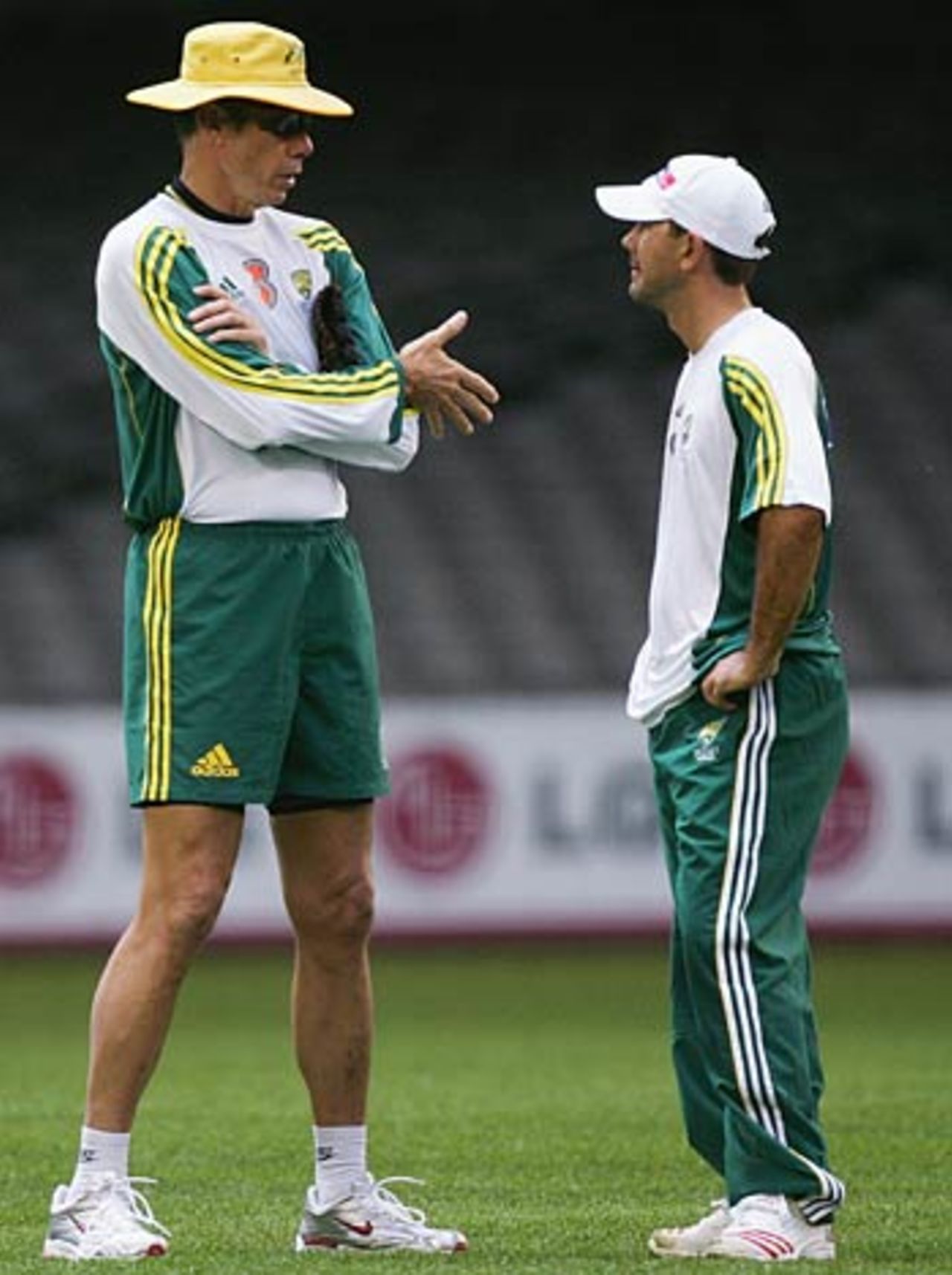 John Buchanan and Ricky Ponting devise strategies, Melbourne, October 3, 2005