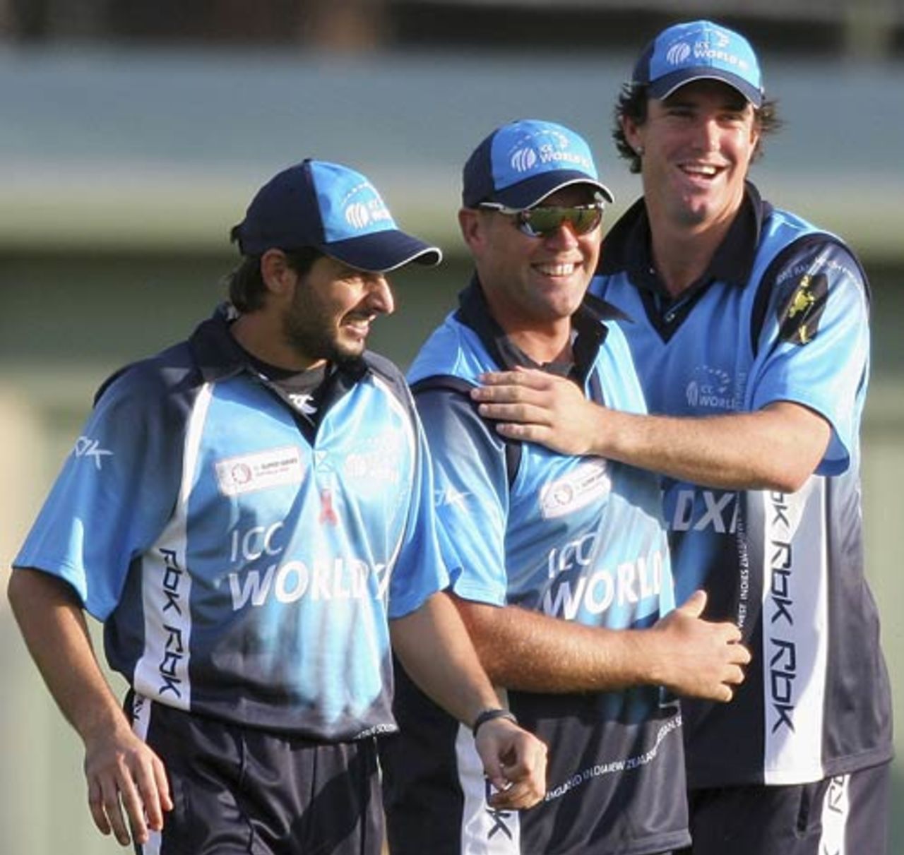 Kevin Pietersen, Jacques Kallis and Shahid Afridi celebrate a wicket, World XI v Victoria, Melbourne, October 2, 2005