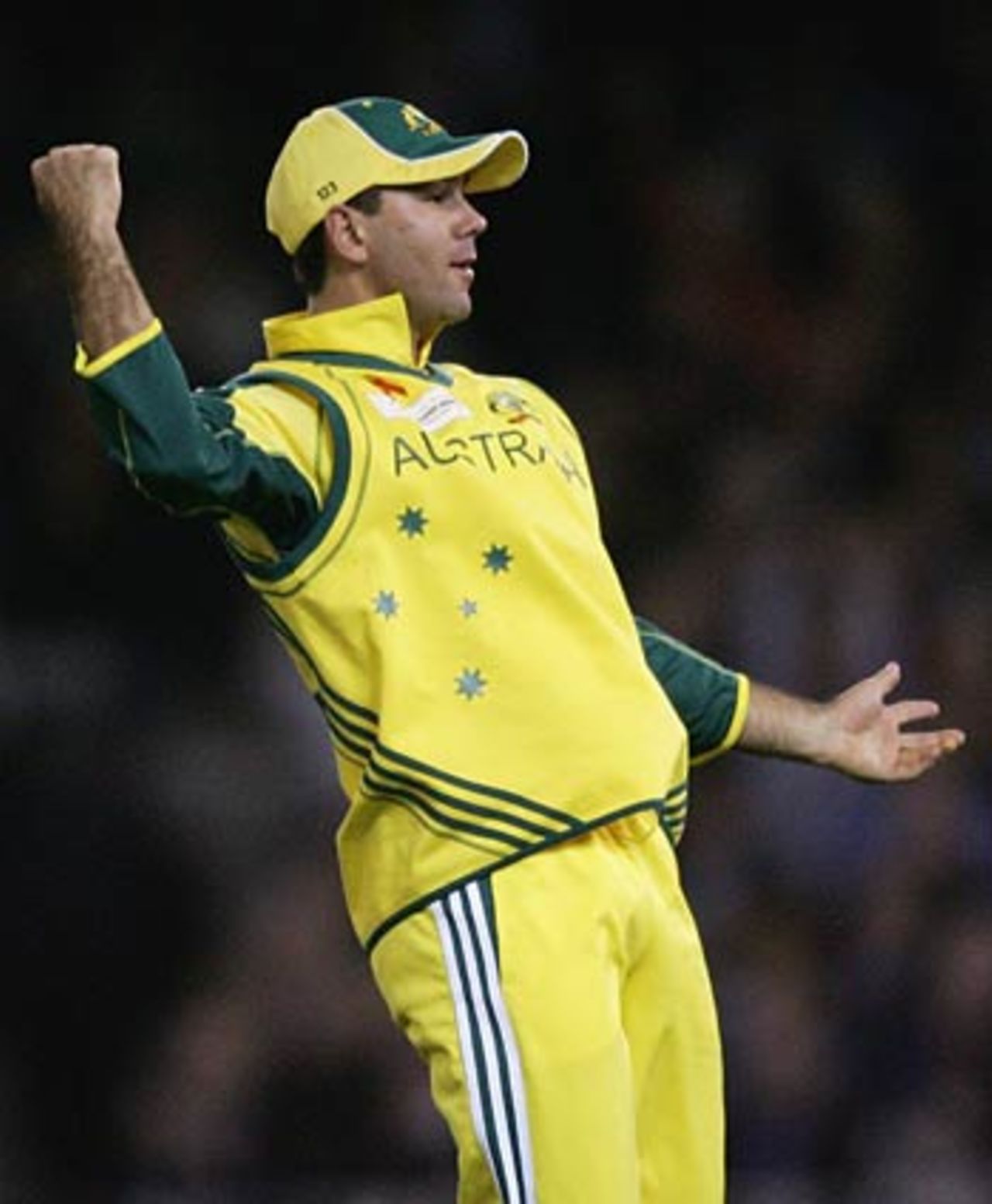 Ricky Ponting catches Daniel Vettori to finish the match, Australia v World XI, 1st ODI, Melbourne, October 5, 2005