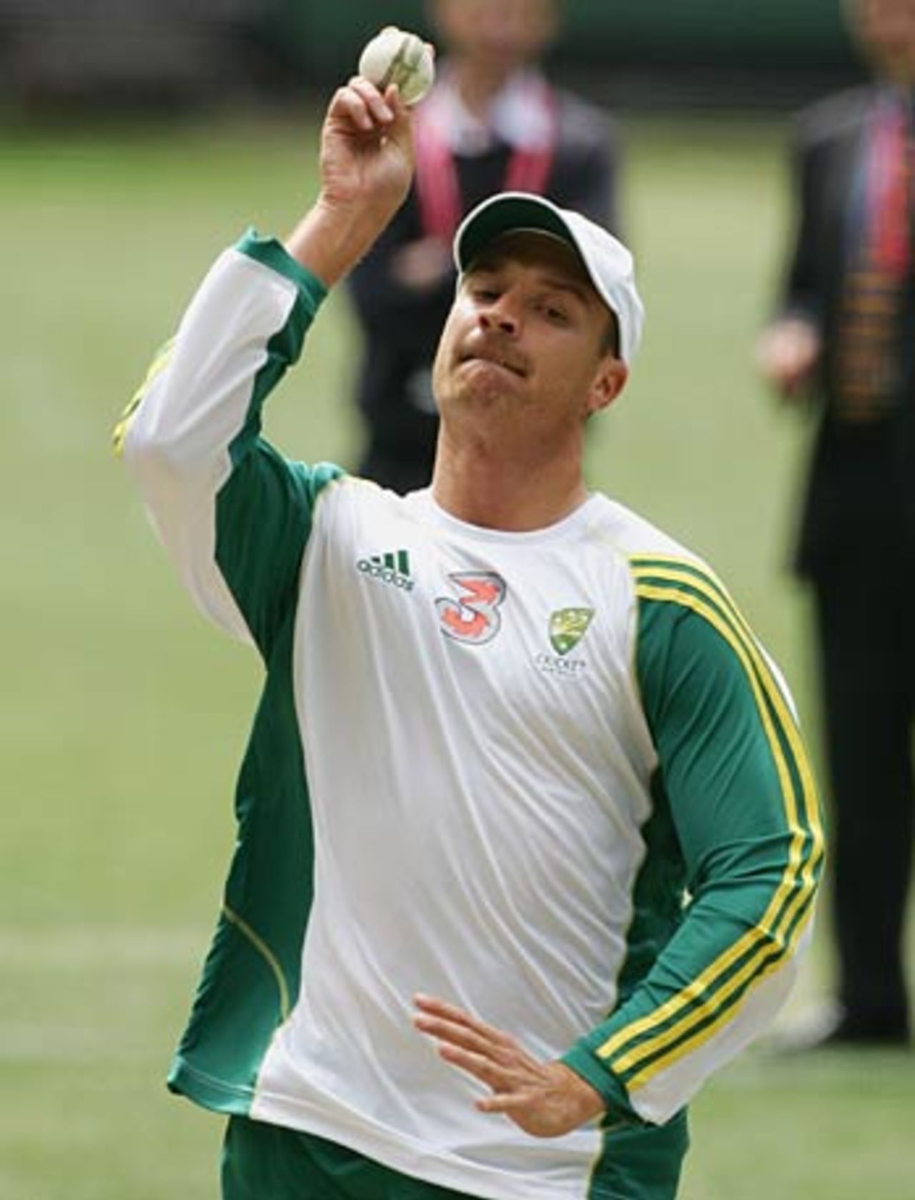 Stuart Clark practises ahead of his ODI debut, Melbourne, October 6, 2005