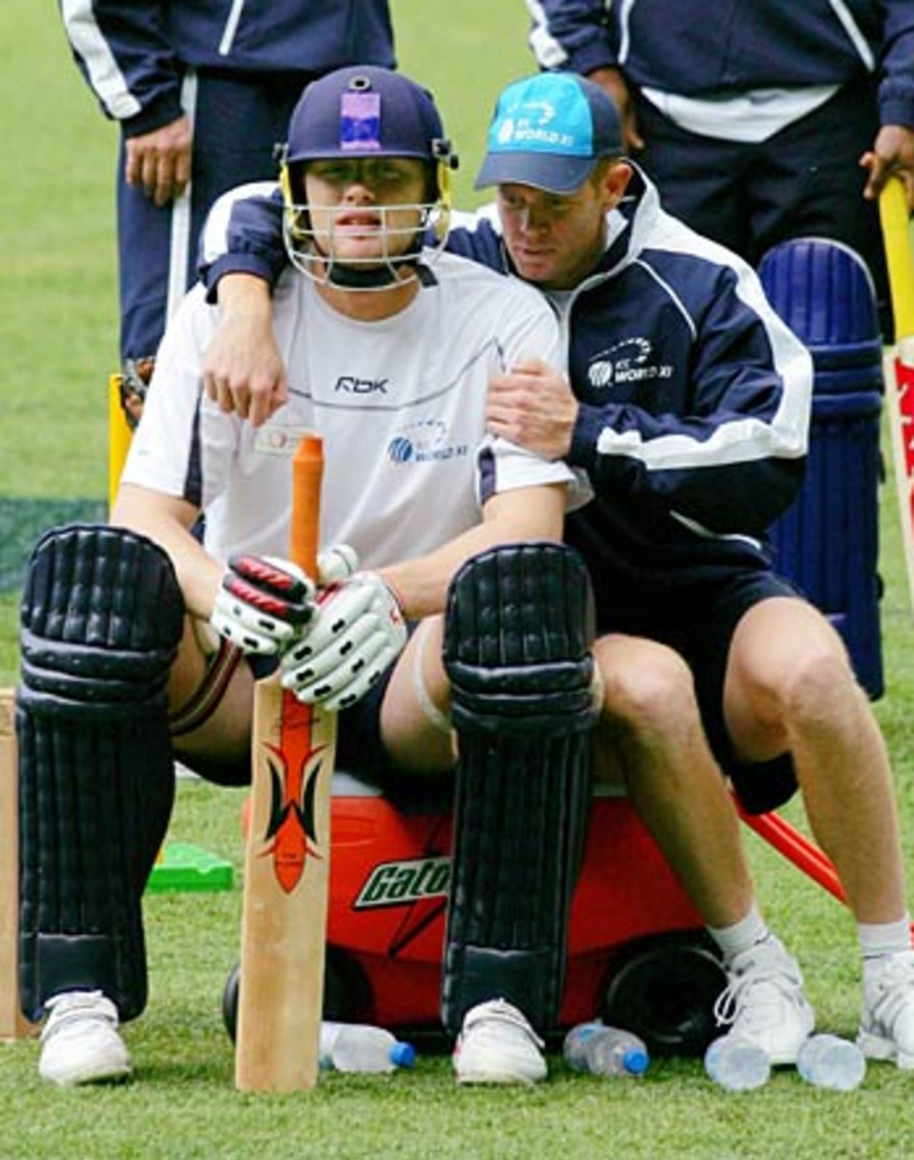 Shaun Pollock to Andrew Flintoff during practice, Melbourne, October 6, 2005