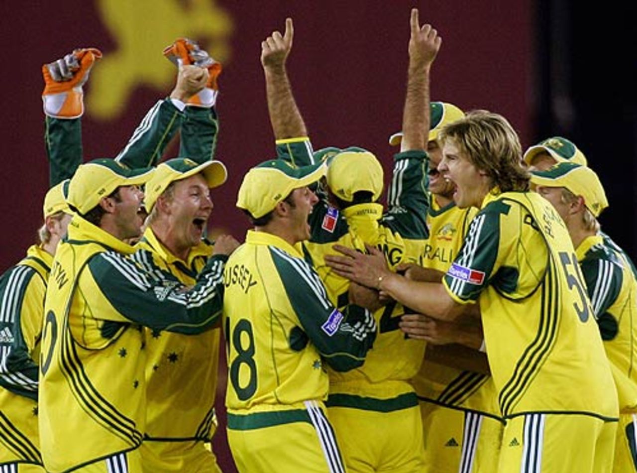 Australia mob Ricky Ponting after Jacques Kallis' run out, Australia v World XI, 2nd ODI, Super Series, Melbourne, October 7, 2005