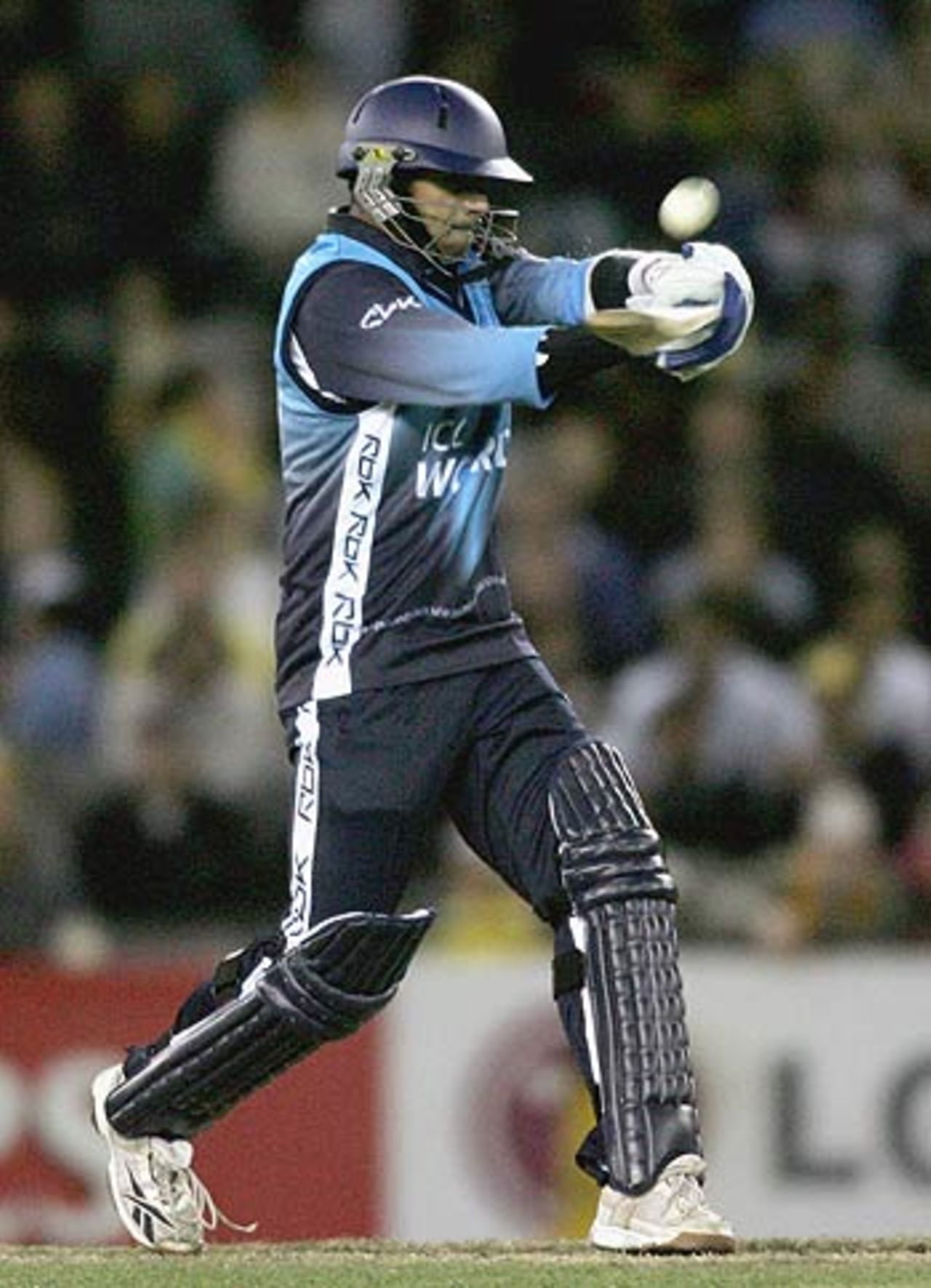 Rahul Dravid pulls during his labourious 16 off 38 balls, Australia v World XI, 3rd ODI, Super Series, Melbourne, October 9, 2005