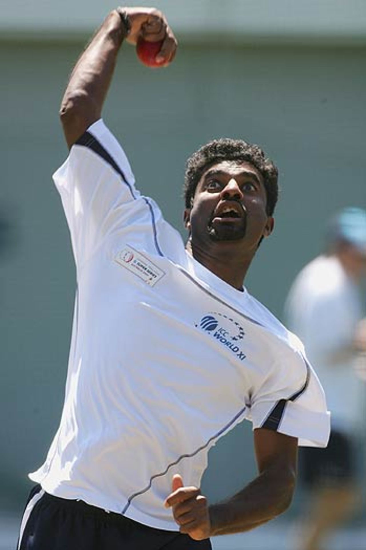 Muttiah Muralitharan gears up for the Super Test, Sydney Cricket Ground, October 11, 2005
