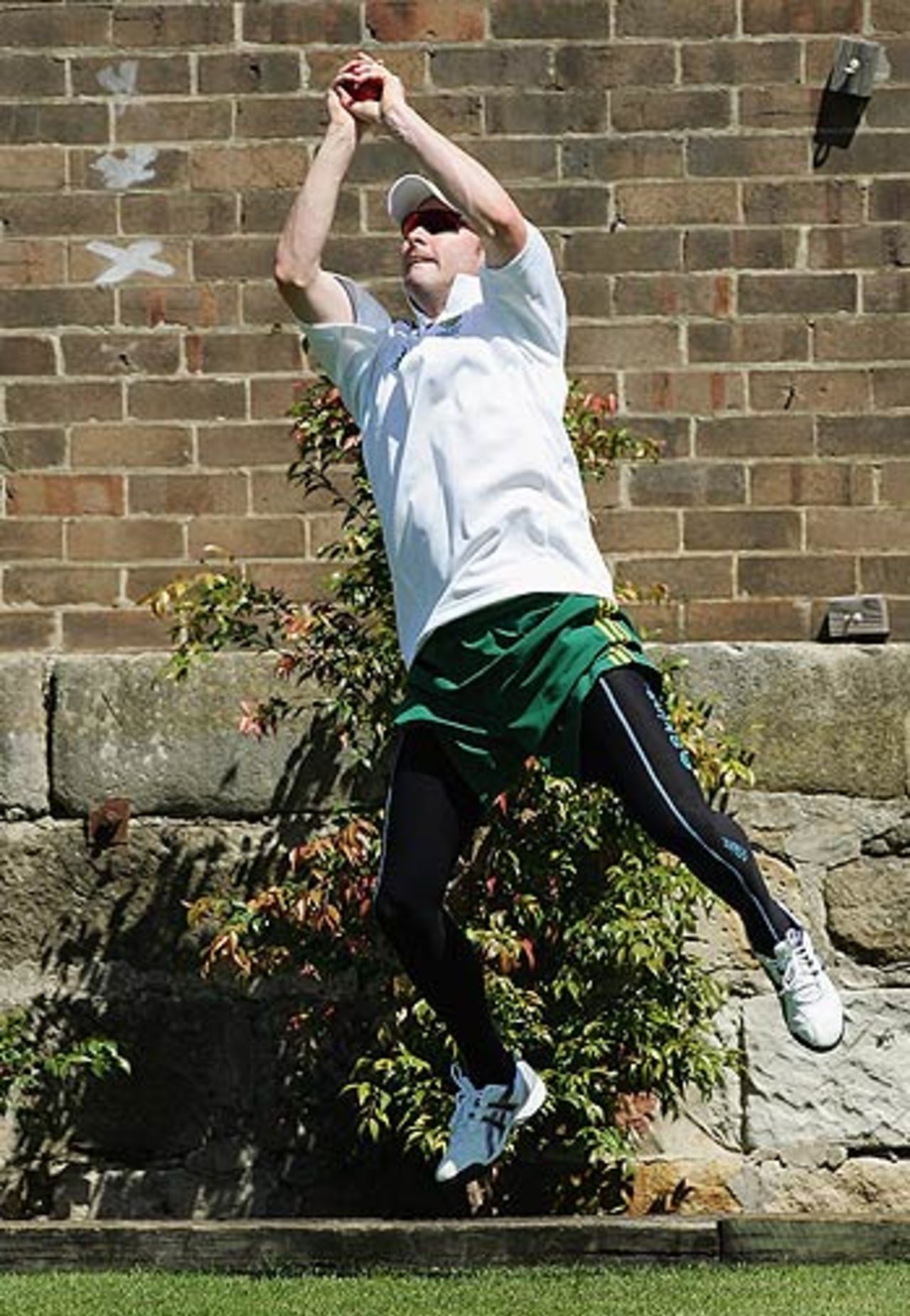 Micheal Clarke practises his catching ahead of the Super Test, Sydney Cricket Ground, October 11, 2005
