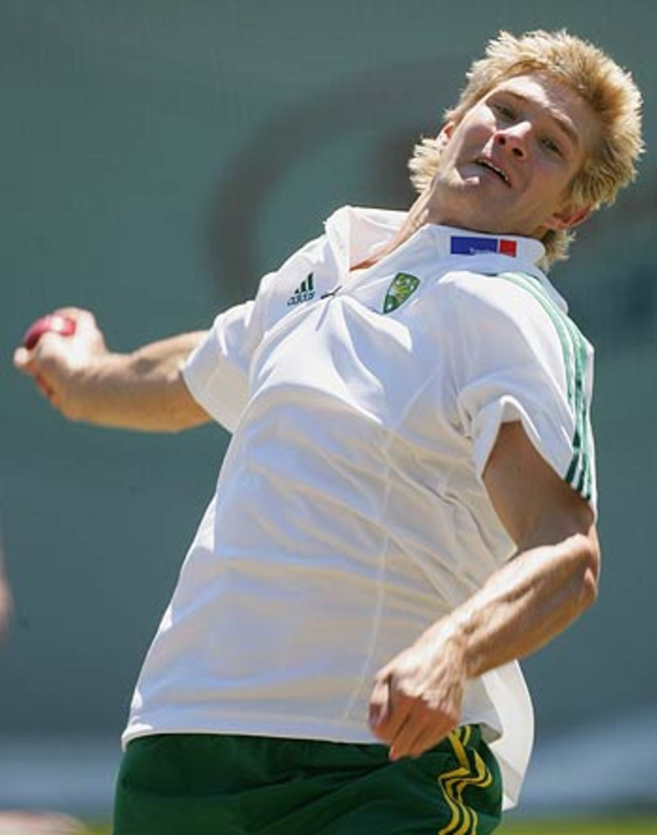 Shane Watson prepares for the Super Test, Sydney, October 11, 2005