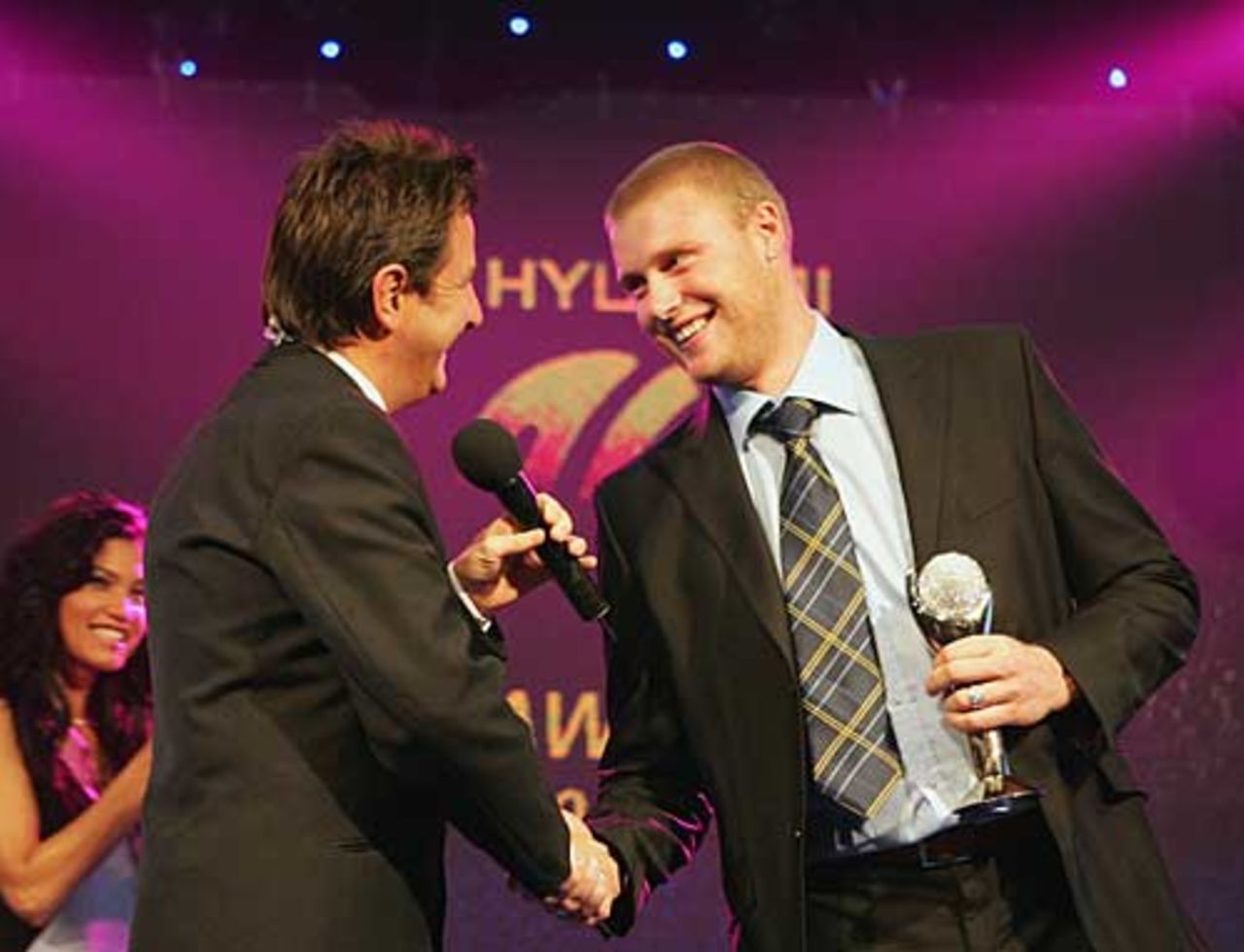 Mark Nicholas congratulates Andrew Flintoff who collected England's Spirit of Cricket award, Sydney, October 11, 2005