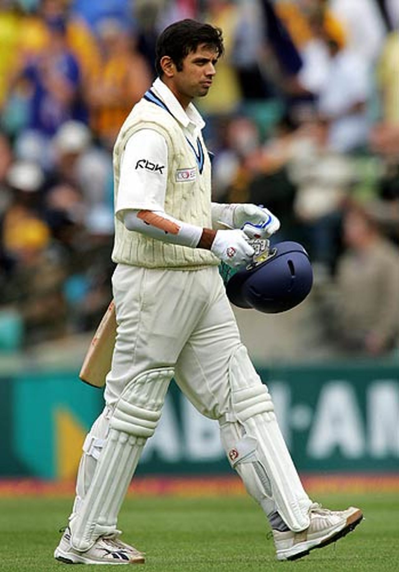 Rahul Dravid trudges off for a duck, Australia v World XI, Super Test, 2nd Day, Sydney, October 15, 2005