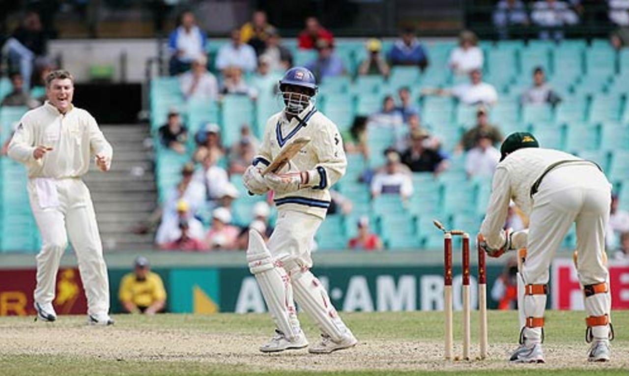 Adam Gilchrist stumps Muttiah Muralitharan to end the Super Test, Australia v World XI, Super Test, Sydney, 4th Day, October 17, 2005