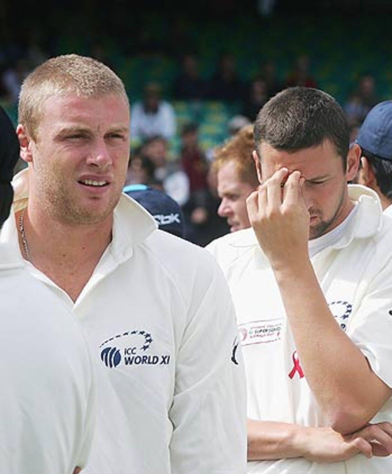 Steve Harmison and Andrew Flintoff are not happy to lose to Australia, Australia v World XI, Super Test, Sydney, 4th Day, October 17, 2005