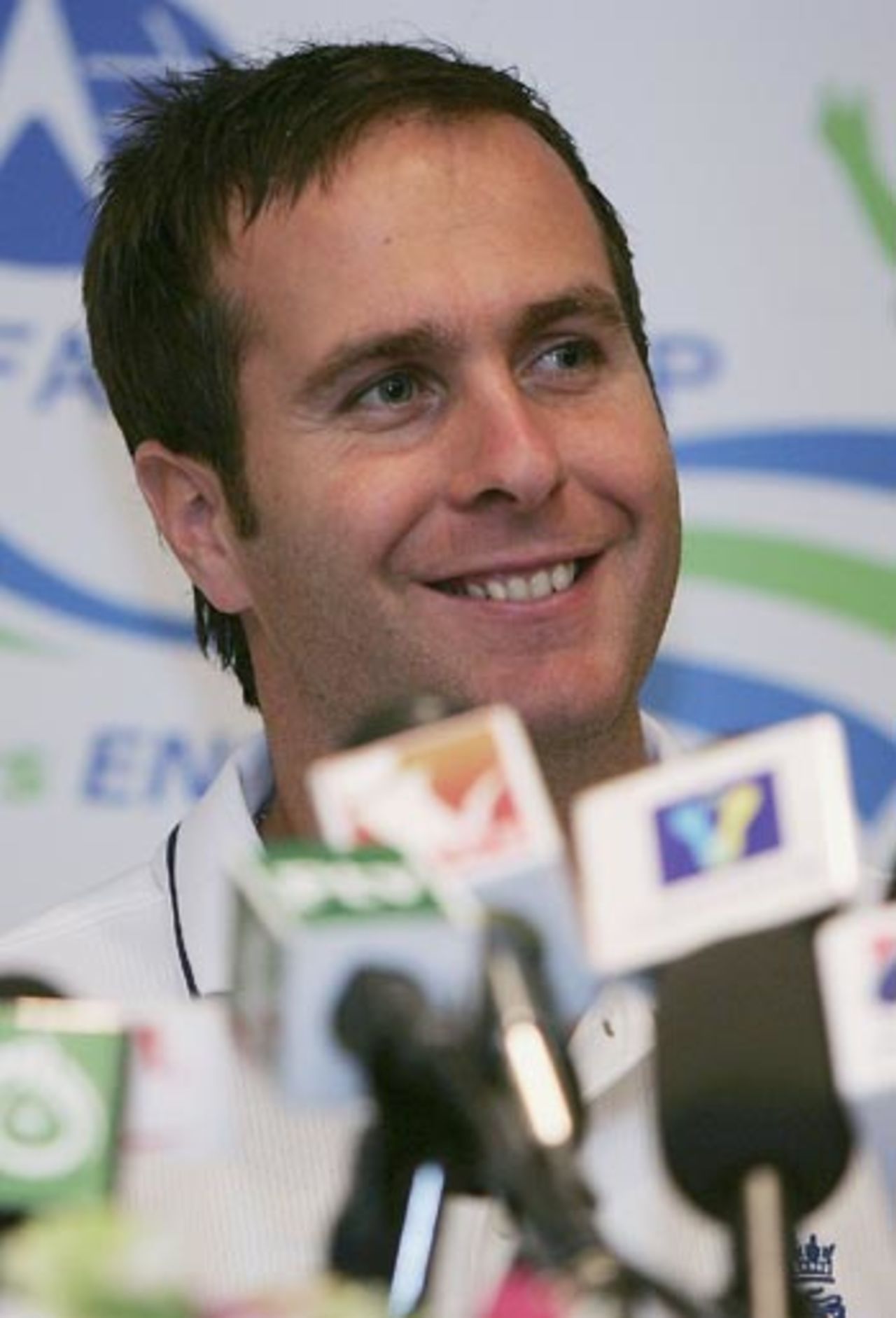 Michael Vaughan speaks to the press after arriving in Pakistan, Islamabad, October 26, 2005