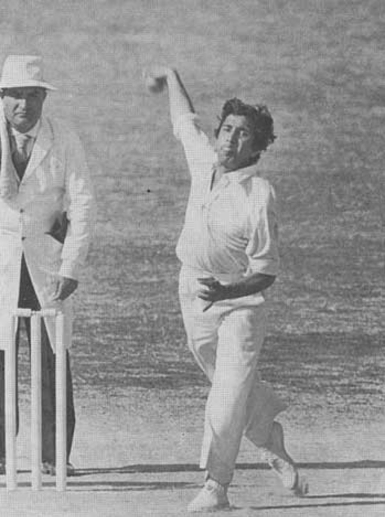 Abdul Qadir bowls during the third Test against England, Pakistan v England, Karachi, January 18, 1978