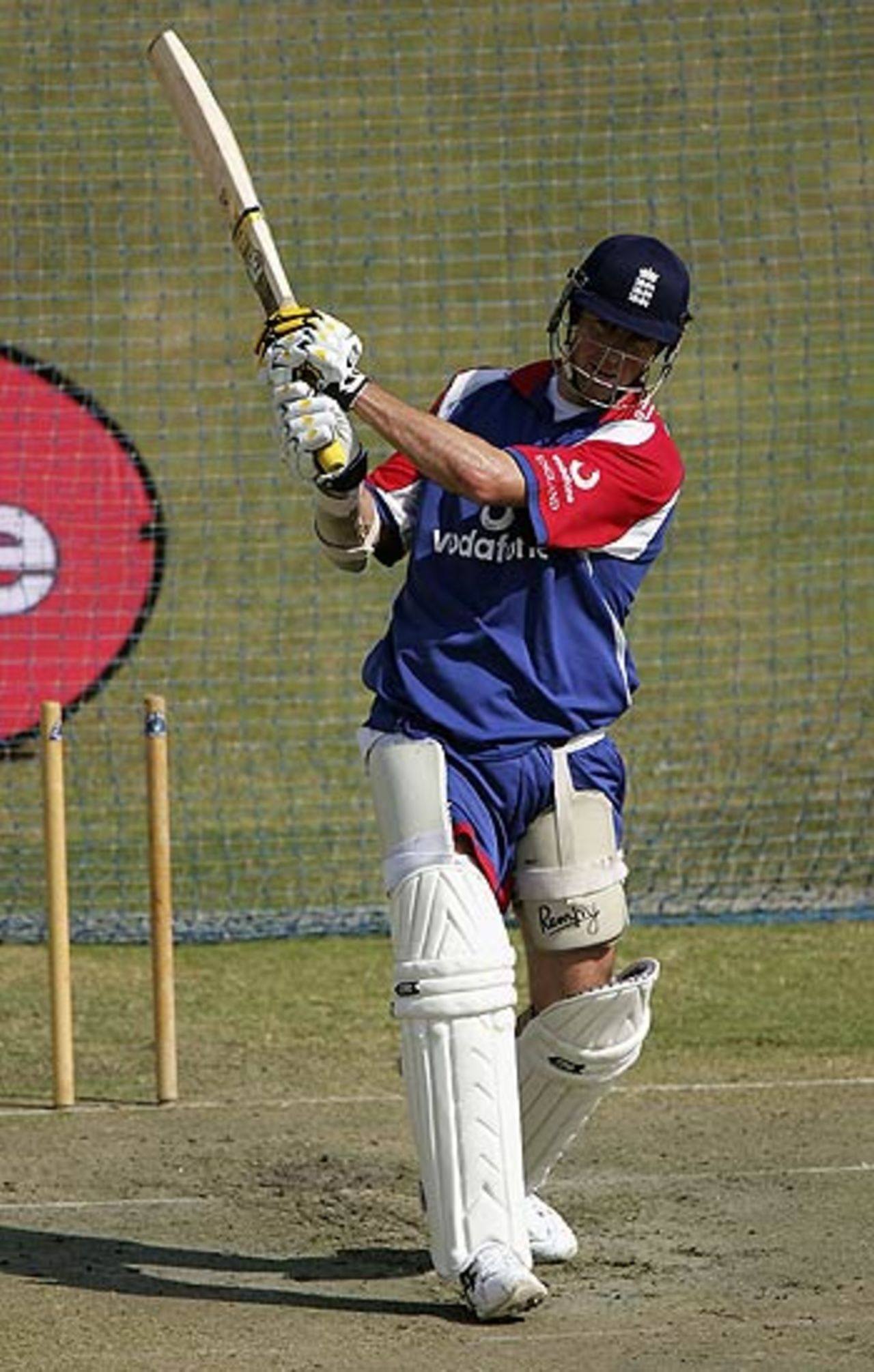 Marcus Trescothick shows his aggressive side in the nets, Islamabad, October 28, 2005