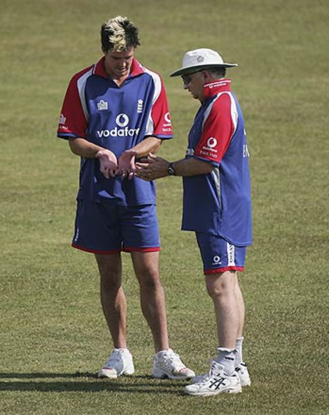 Kevin Pietersen gets some fielding tips from Duncan Fletcher at the nets, Islamabad, October 28, 2005