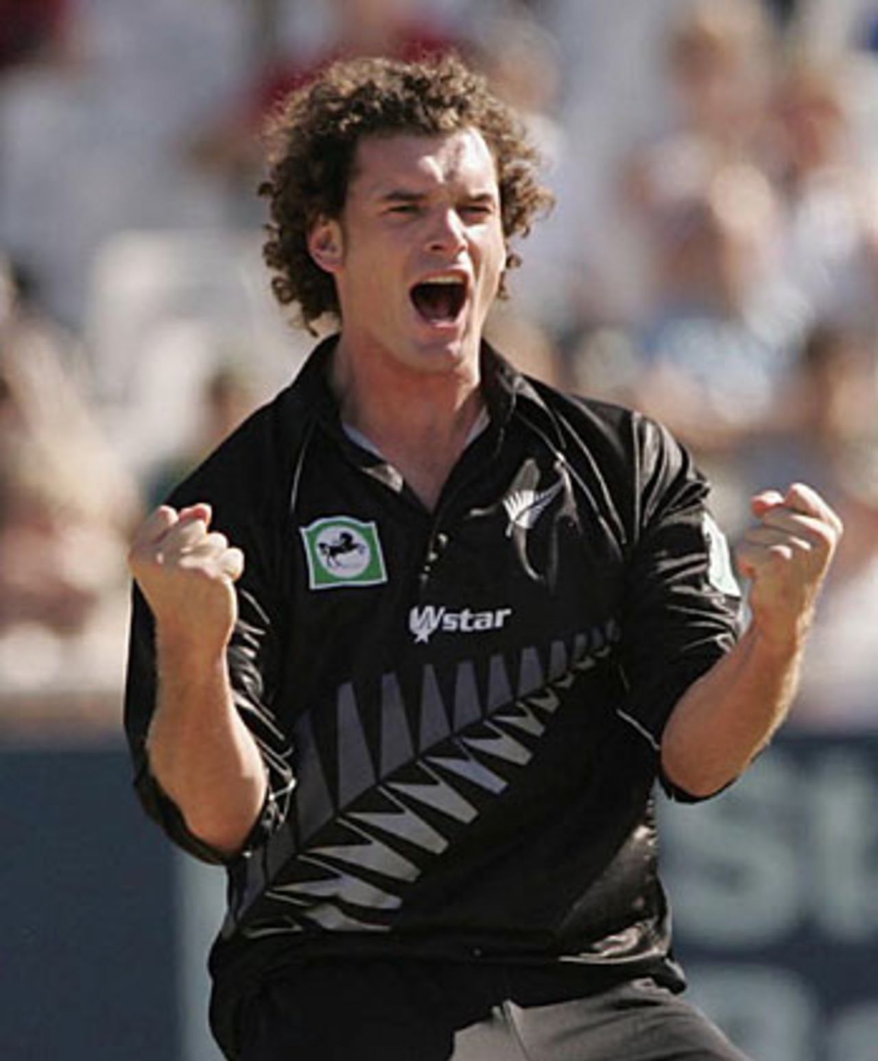 Kyle Mills celebrates the dismissal of Herschelle Gibbs, South Africa v New Zealand, 2nd ODI, Cape Town, October 28, 2005