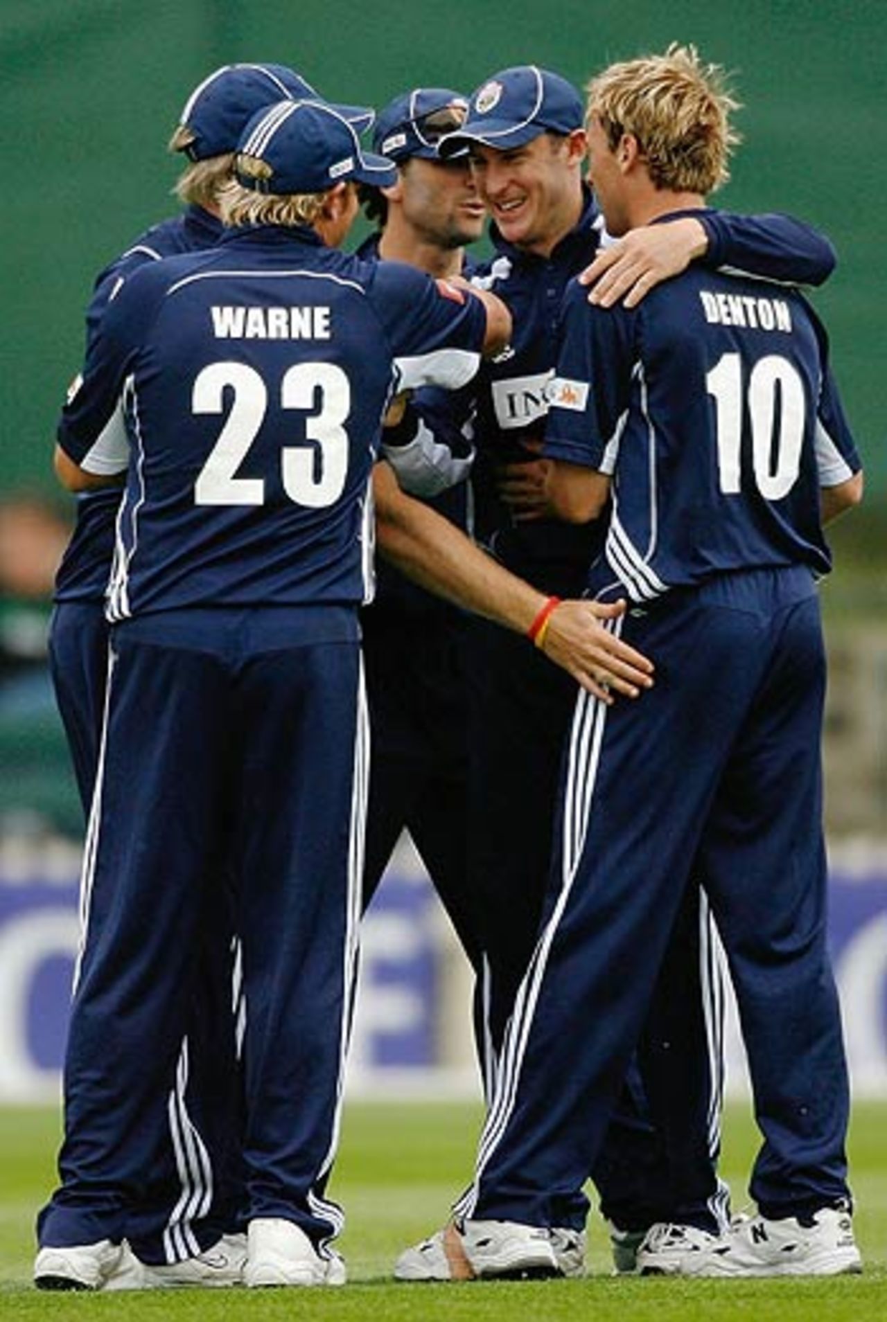 Victoria players celebrate a wicket, Victoria v Western Australia, ING Cup, Melbourne, October 29, 2005