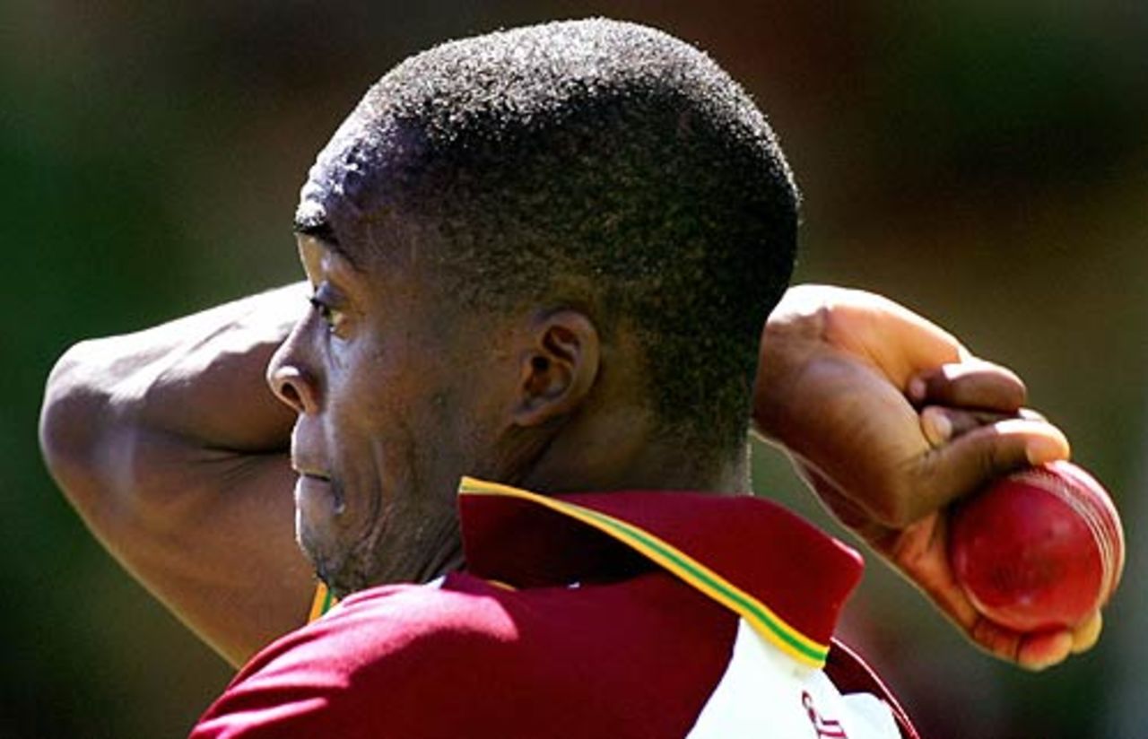 Daren Powell practises on the eve of the first Test, Brisbane, November 2, 2005