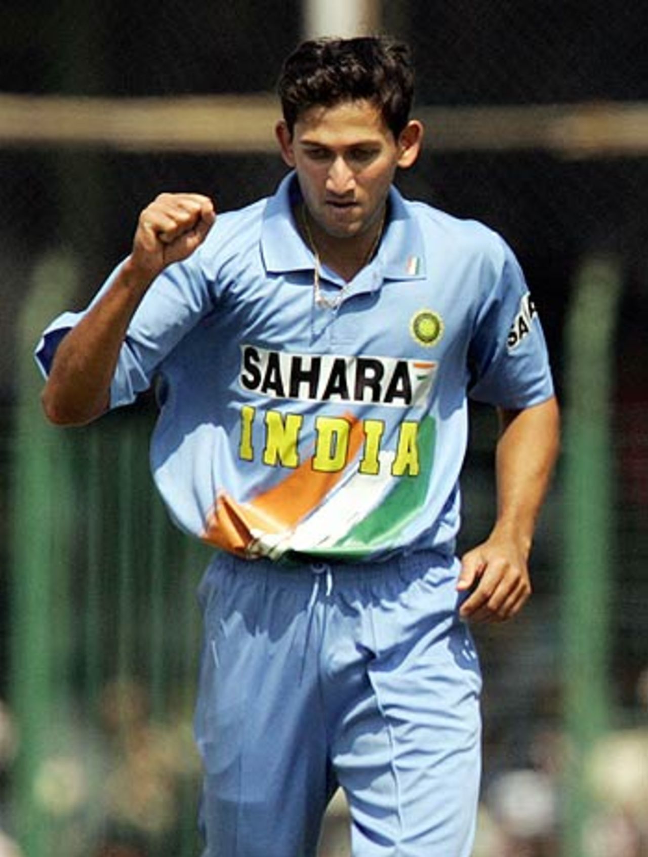 Ajit Agarkar took 5 for 44 to restrict Sri Lanka to 261, India v Sri Lanka, 4th ODI, Pune, November 3, 2005