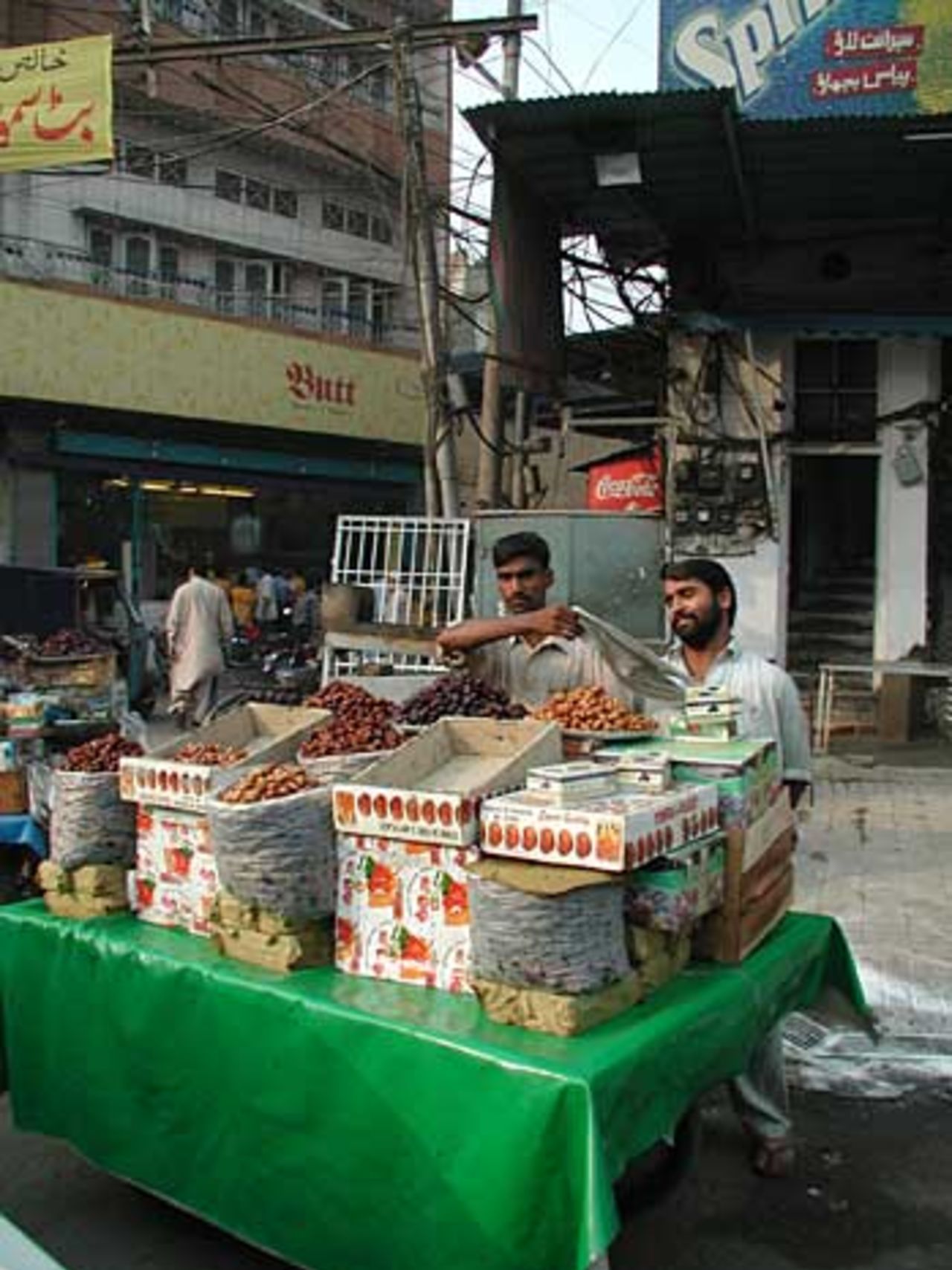 A fruit stall in the busy streets of Lahore, November 3, 2005