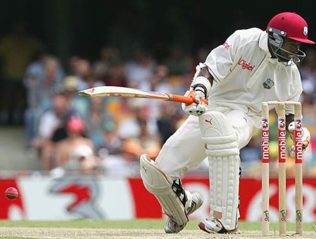 Devon Smith is hit by a Brett Lee bouncer, 1st Test, Brisbane, 2nd day, November 4, 2005