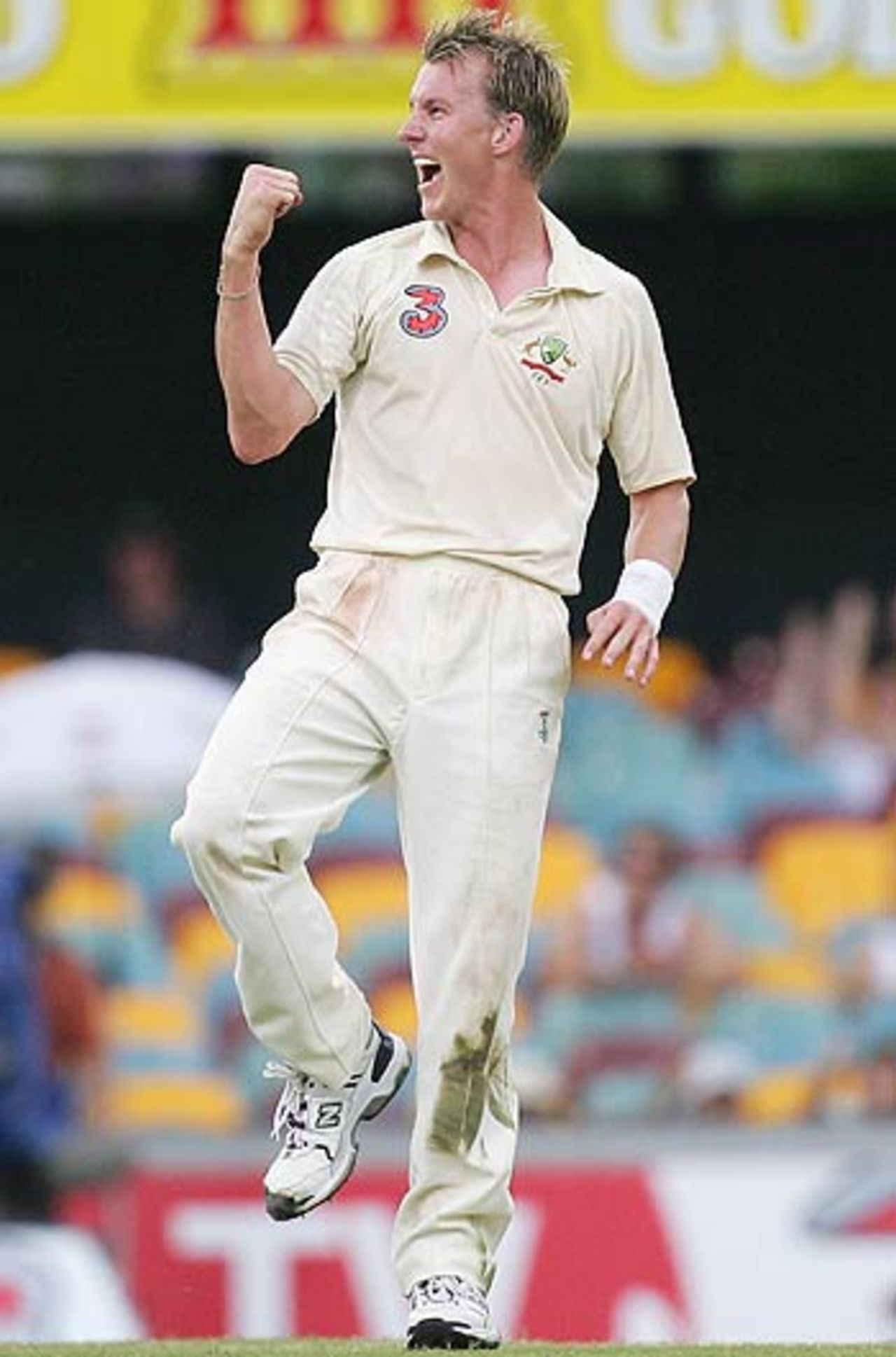 Brett Lee prances after dismissing Denesh Ramdin, 1st Test, Brisbane, 4th day, November 5, 2005