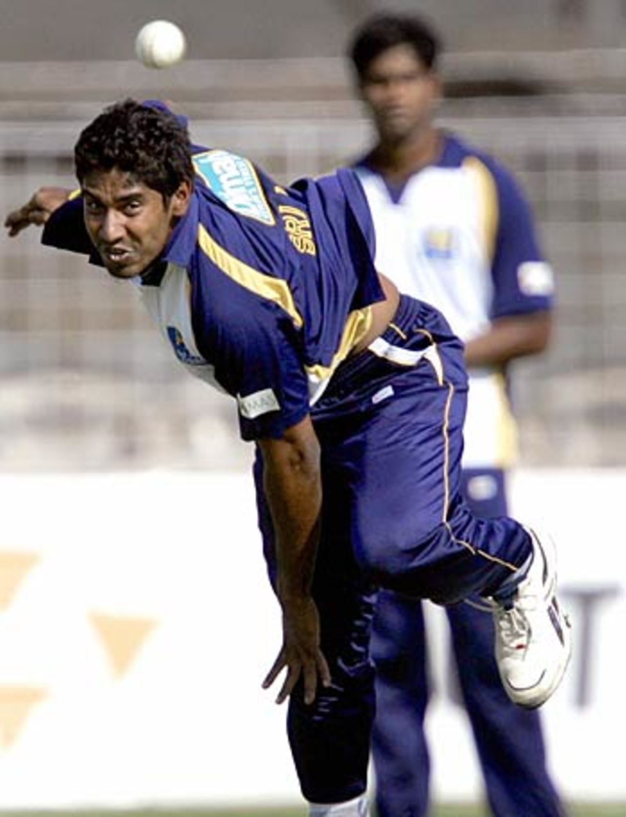 Chaminda Vaas bowls in the nets, Madhavrao Scindia Cricket Ground, Rajkot, November 8, 2005
