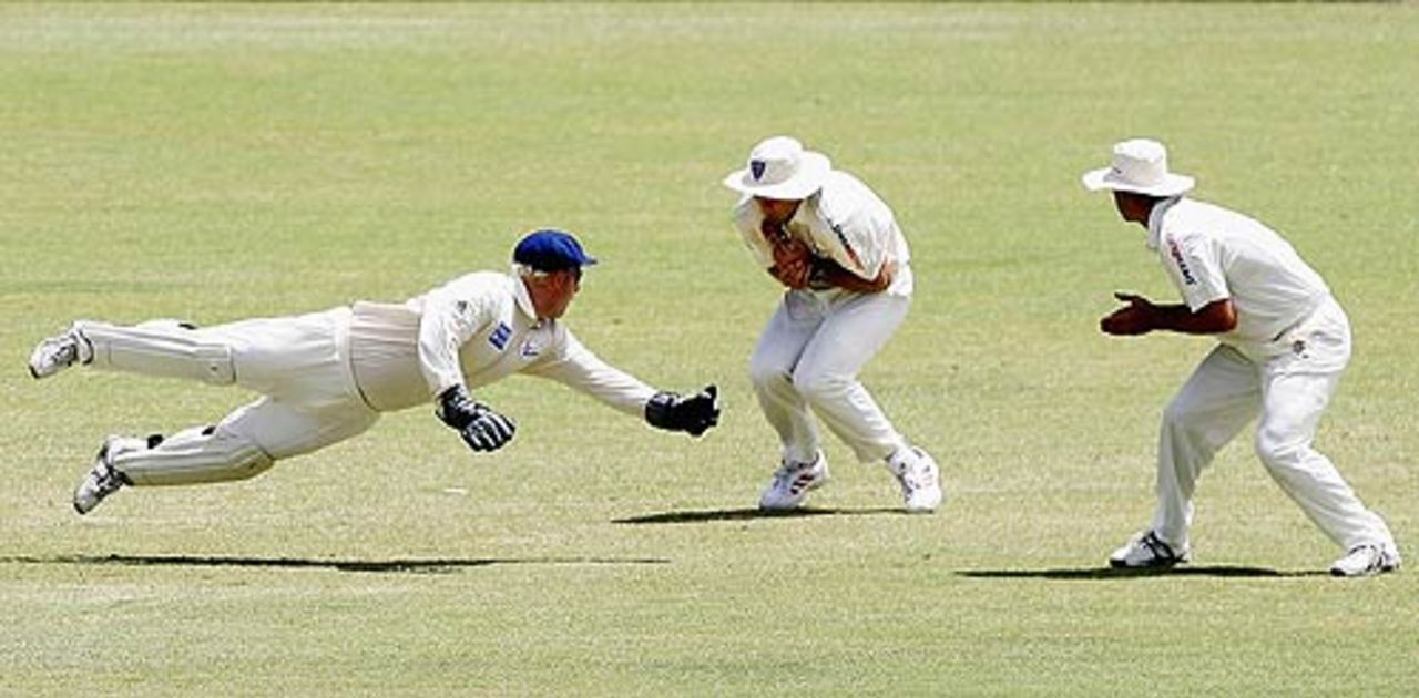 Matthew Phelps takes a catch to dismiss Steve Magoffin, Western Australia v New South Wales, Pura Cup, Perth, November 9, 2005