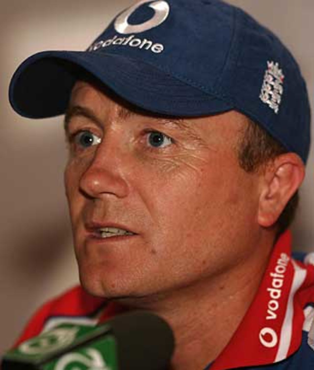 Shaun Udal faces the media as England arrive in Multan to begin their final preparations for the first Test, Multan, November 9, 2005