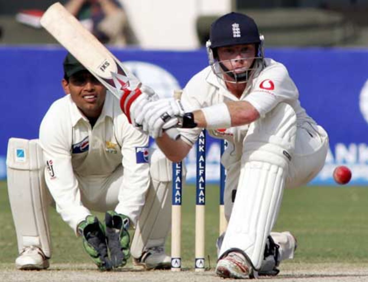 Ian Bell sweeps confidently, Pakistan v England, 1st Test, Multan, November 13, 2005